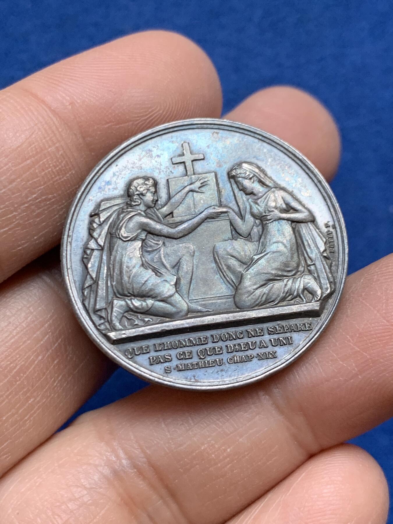 《竞宝斋》第453场 周日，周一 2场连拍 （全场包邮，欢迎送拍） 法国婚姻与爱情纪念银章 1874 蜜蜂银标 13.9克 31.8mm 