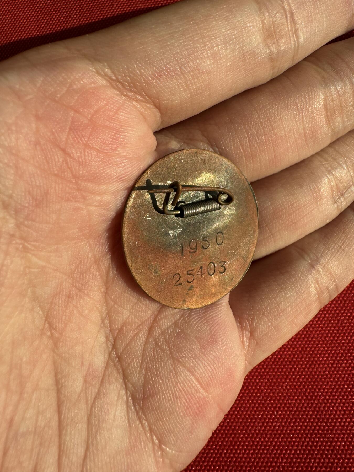 五哥徽章群   30号周二晚上八点4群联拍 铜章