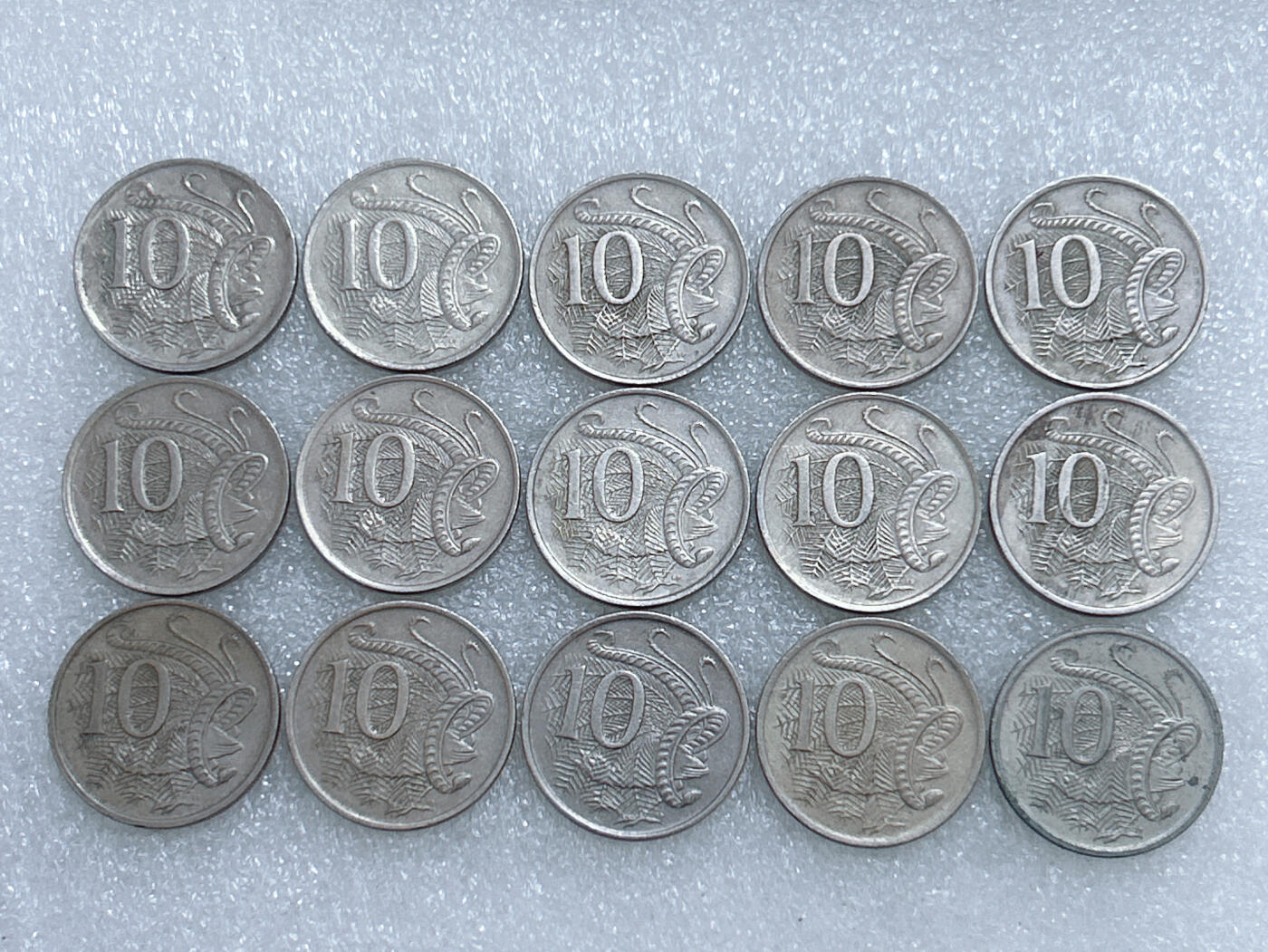 第一海外回流一元起拍收藏 散集专场  第284期 澳大利亚10分硬币15枚 花冠女王版