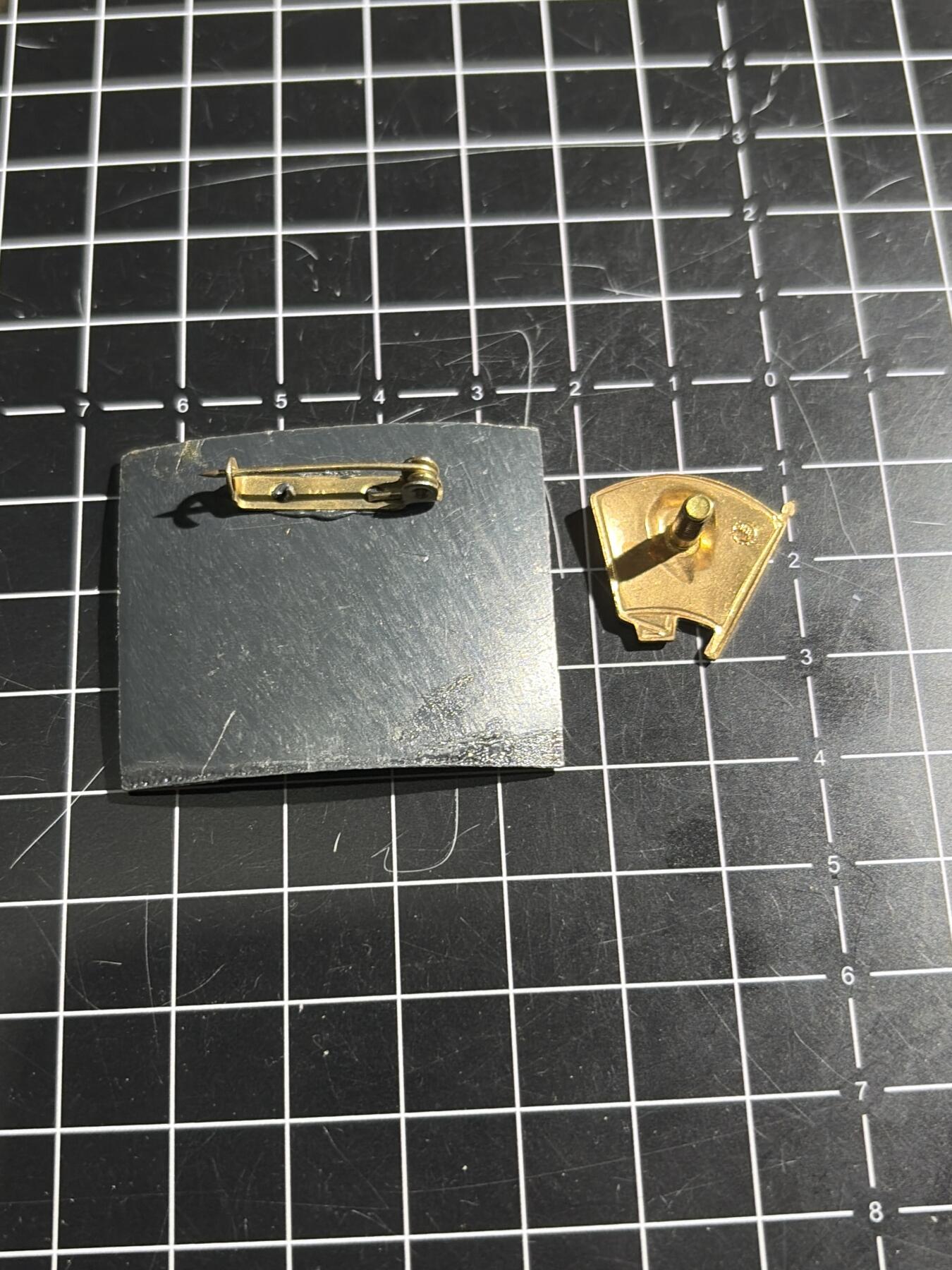 古冰库章牌勋赏收藏0起拍卖 苏联小章一对