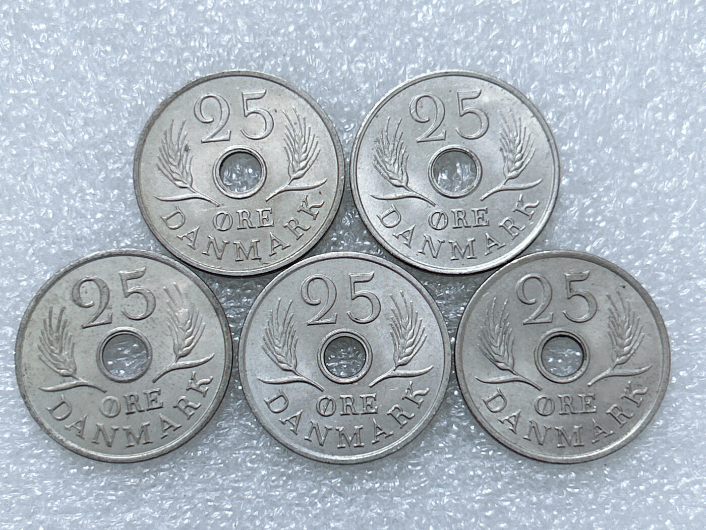 第一海外回流一元起拍收藏 散集专场  第284期 丹麦25欧尔硬币 5枚 带光好品