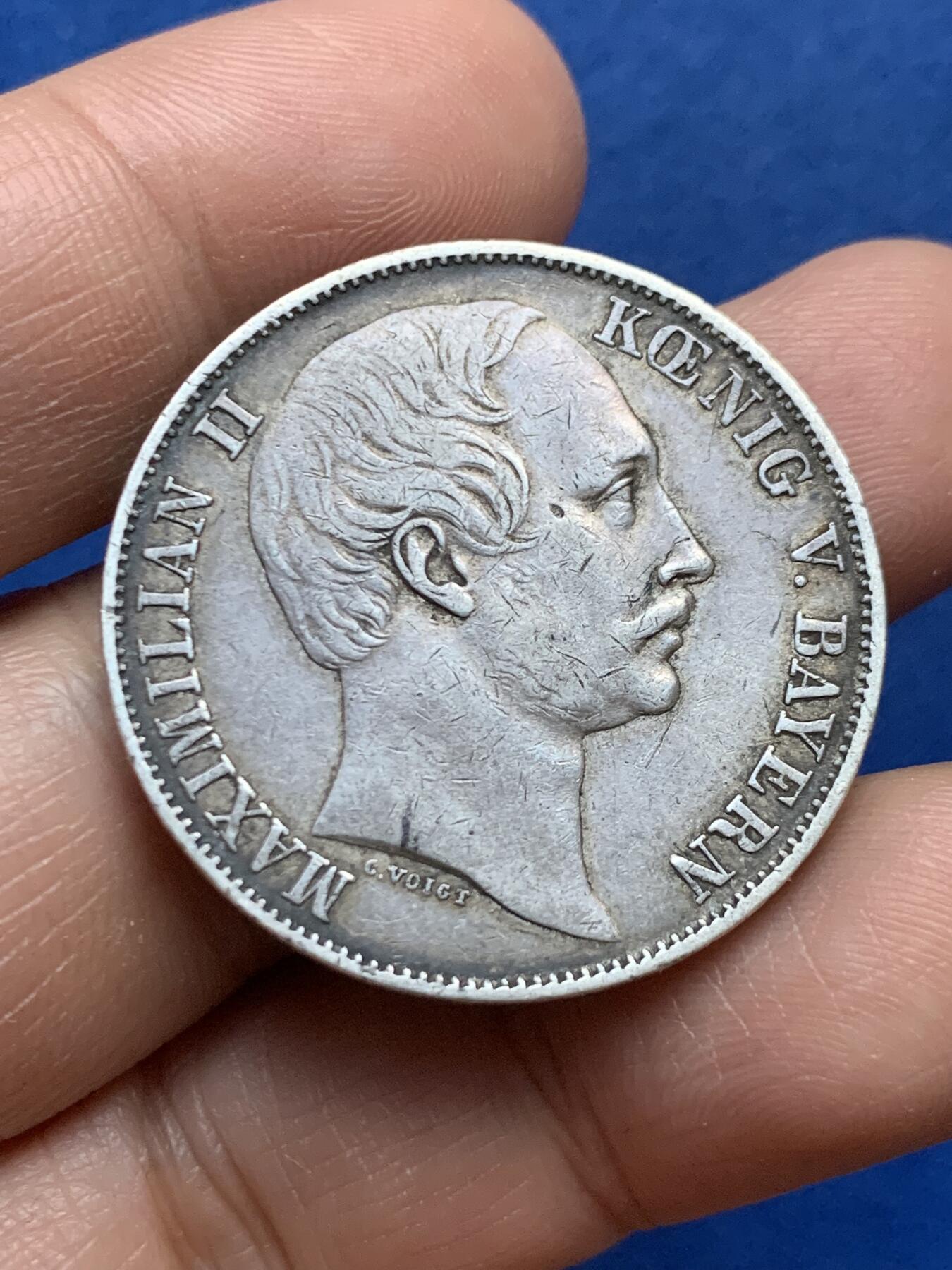 《竞宝斋》第453场 周日，周一 2场连拍 （全场包邮，欢迎送拍） 德国1860年巴伐利亚马克西米利安二世双狮1泰勒银币