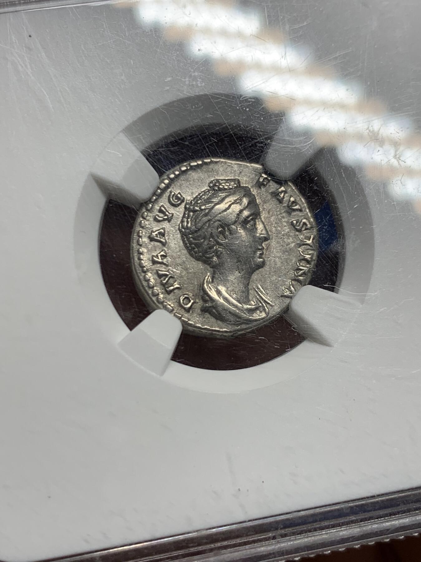 《竞宝斋》第453场 周日，周一 2场连拍 （全场包邮，欢迎送拍） NGC XF 古罗马帝国 138-140/1年 1狄纳里（AR Denarius）银币 正面为大福斯蒂娜皇后 打制很好 细节全在 少见品种