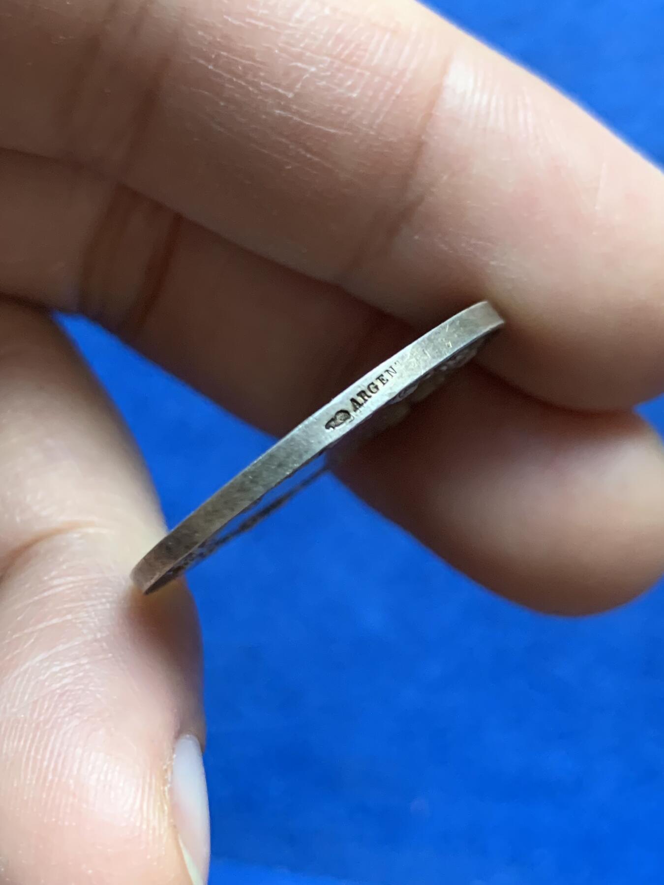 《竞宝斋》第453场 周日，周一 2场连拍 （全场包邮，欢迎送拍） 法国婚姻与爱情纪念银章 背面无刻字 9.9克 27.2mm 丰饶角银标