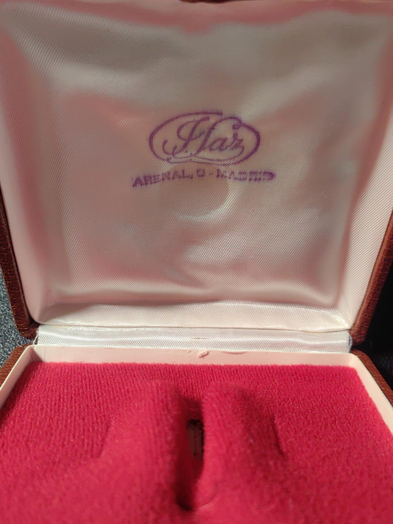 靖甫拍卖新拍第一场 西班牙军事功勋勋章 带原盒