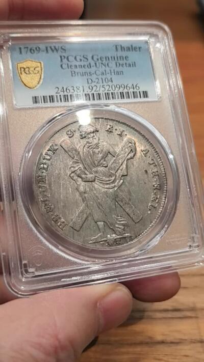 凡希社世界钱币微拍第三百十六期 1769德国不伦瑞克-卡伦贝格-汉诺威圣安德鲁与十字架泰勒大银PCGS-UNCD，欧陆灰彩，实物状态一流，正面略有色差。（视频参考）