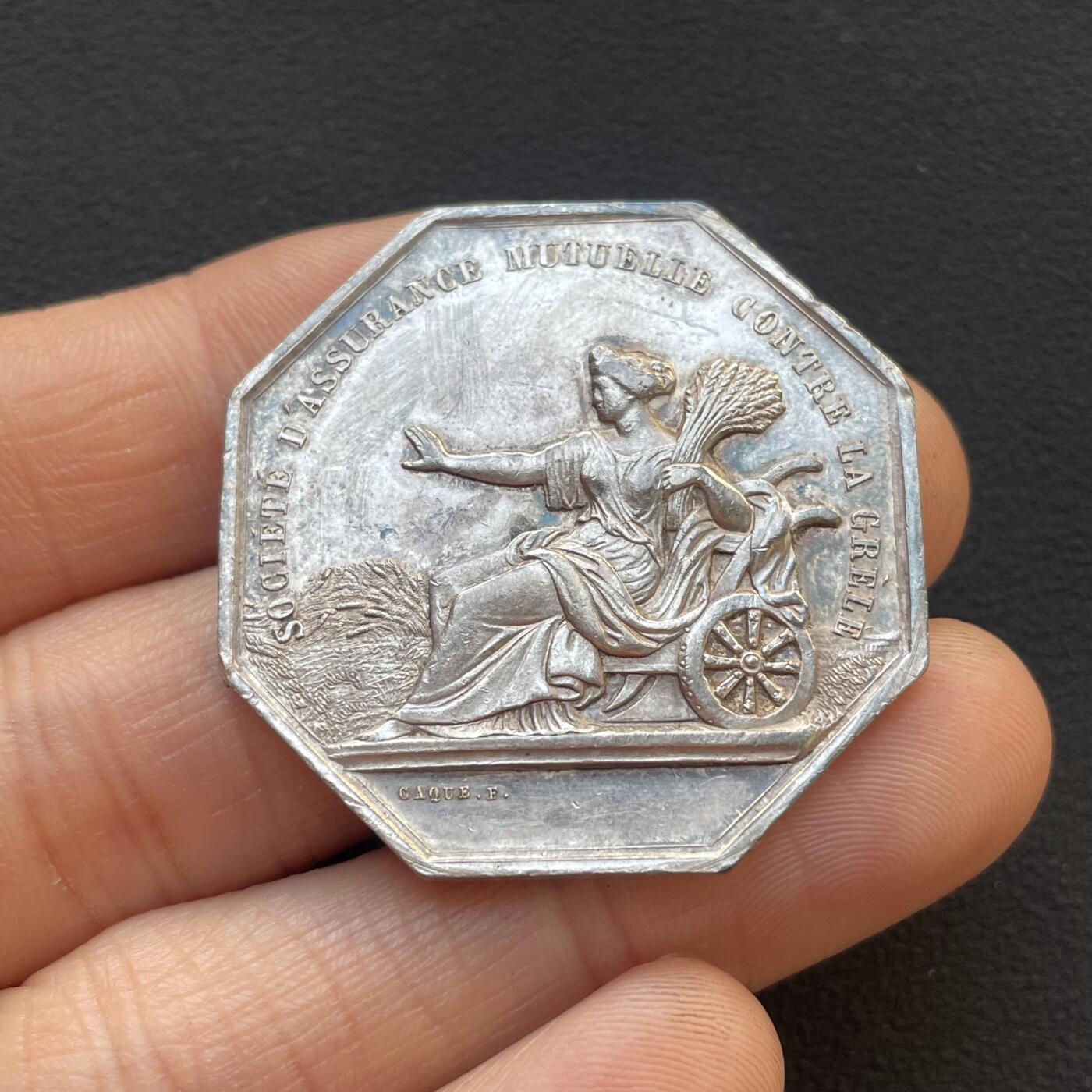 「木头集藏」章牌专场-第65场 法国冰雹互助保险公司八角银章，直径：36.3 mm，19.3g，边铭：丰饶角 ARGENT。