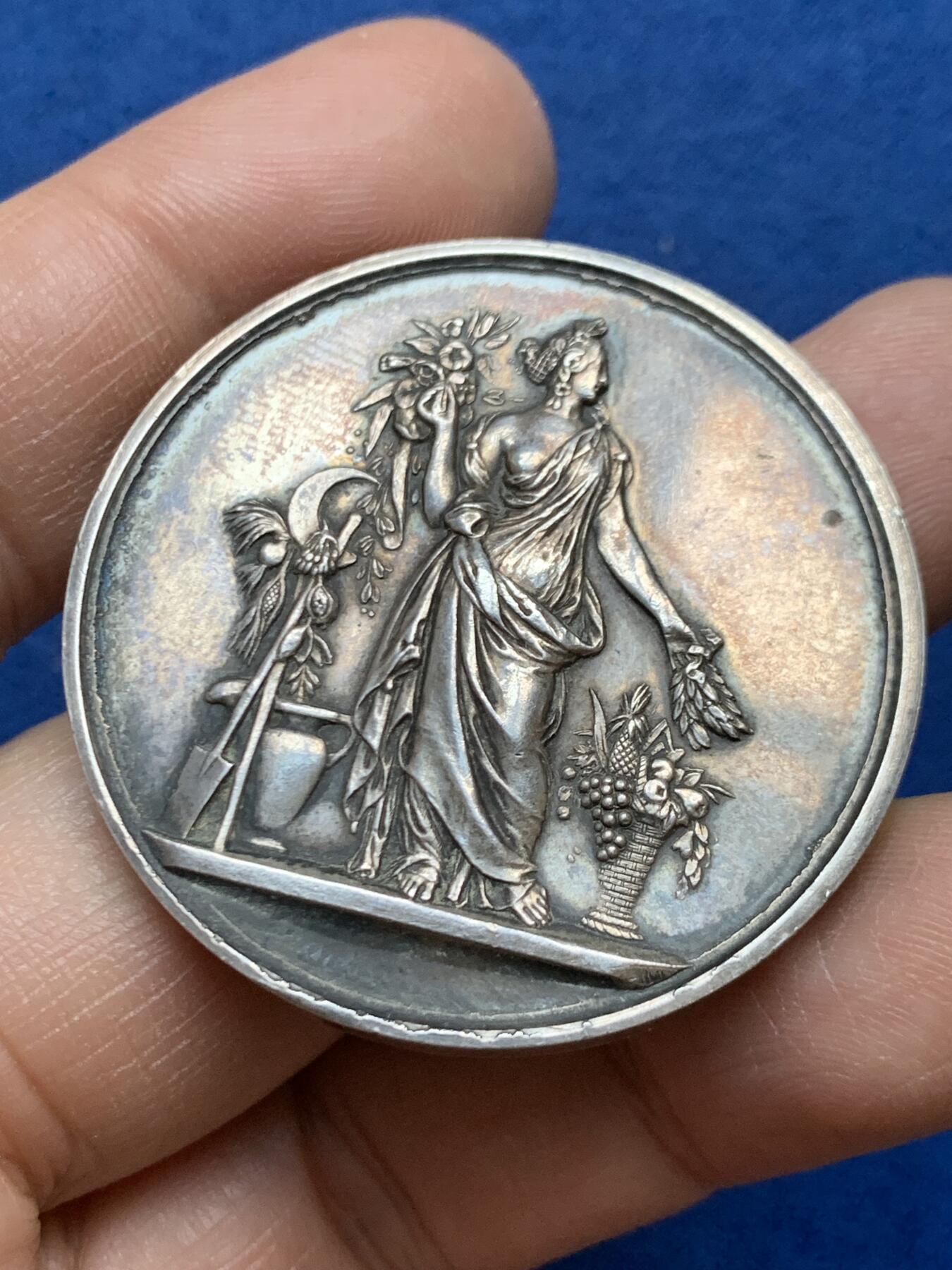 《竞宝斋》第453场 周日，周一 2场连拍 （全场包邮，欢迎送拍） 法国园艺协会纪念银章 37.55克 40.9mm 蜜蜂银标 早期