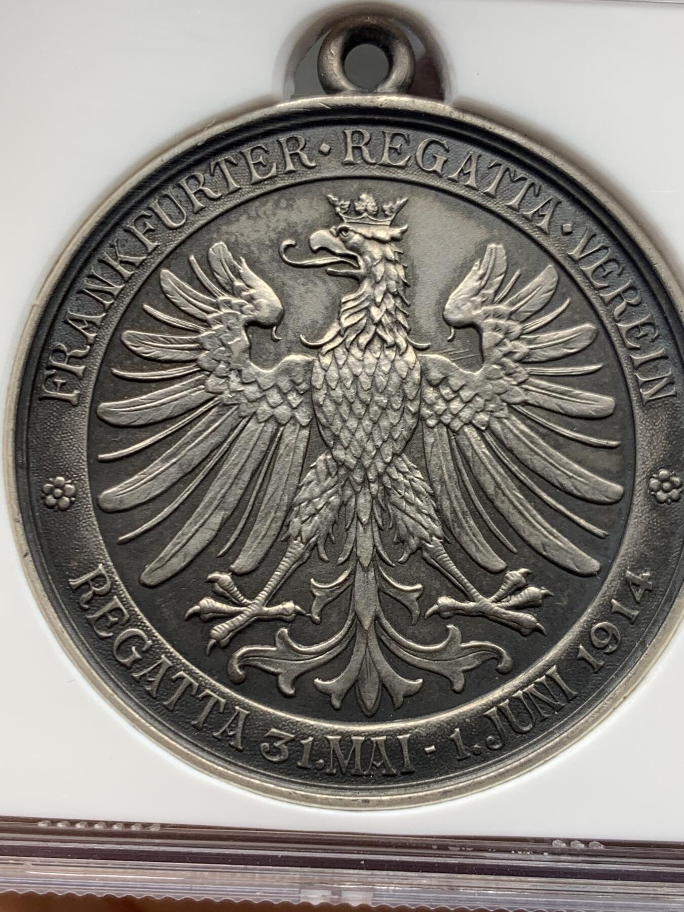 《竞宝斋》第453场 周日，周一 2场连拍 （全场包邮，欢迎送拍） NGC MS64 德国1904年法兰克福帆船大赛纪念大银章 罕见珍稀法兰城景观配法兰鹰大银章 高点锋芒毕现顶级收藏品质