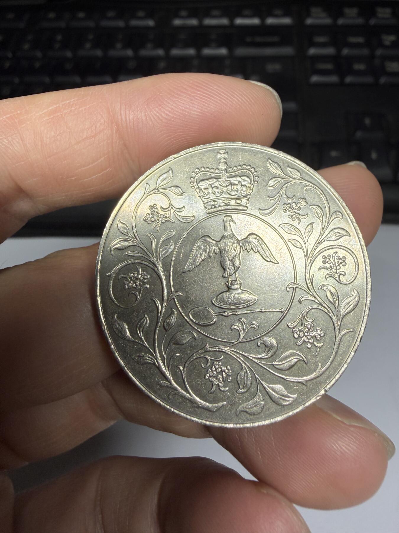 2025年集古藏今外币拍卖第十一期-第6场—（总第296拍），可以寄存60天，满160元包邮。 1977年英国克朗纪念币