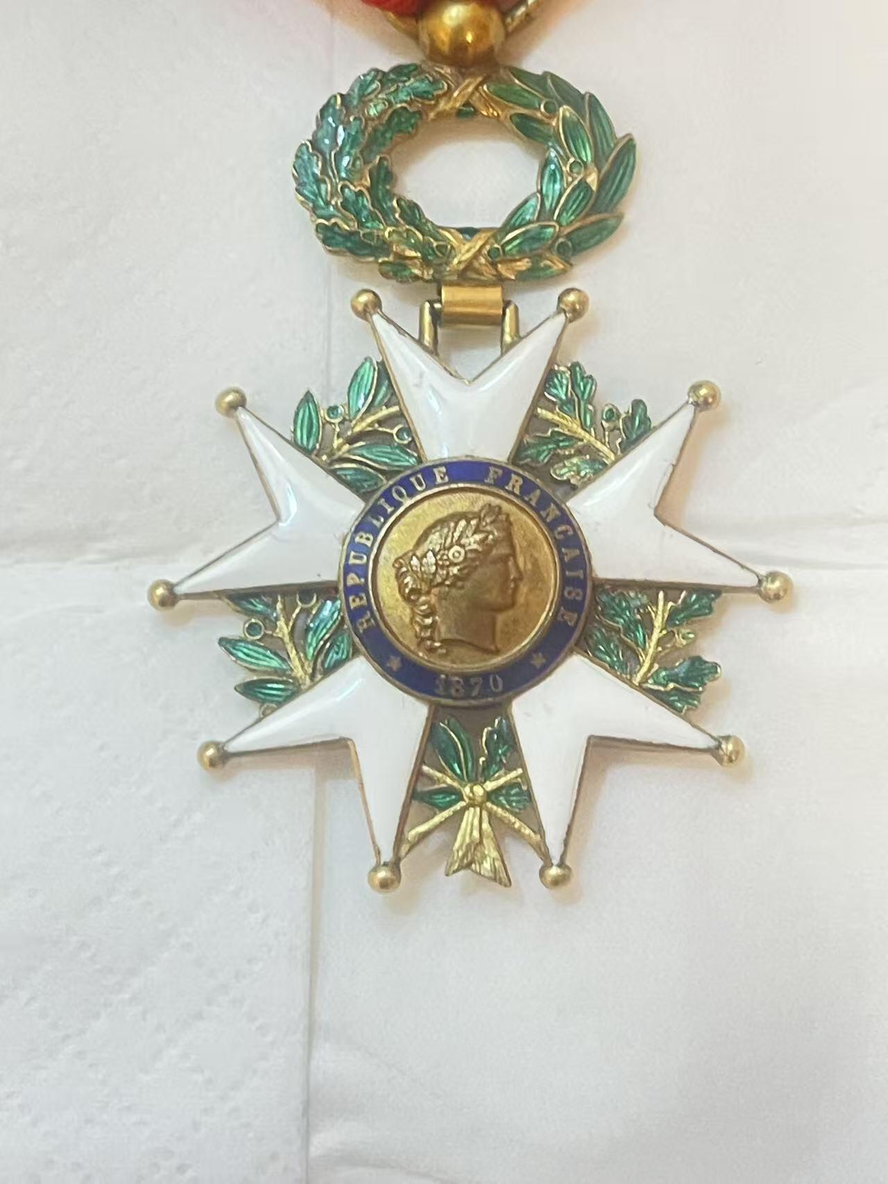 苏联勋章奖章1月5日晚上九点结束在麦稀奇 找不到的加我qq或者微信都是184277308备注苏章拍卖。最好加微信群每次都会通知还有提前可以一口价的 最近会持续拍卖一些东西。