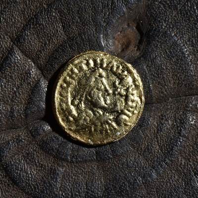 【良泉】第45期【直播场】1月15日晚19.30点开拍！ 208组，西方古代钱币、丝路古珠杂项专场 - 现代【复刻】工艺品1