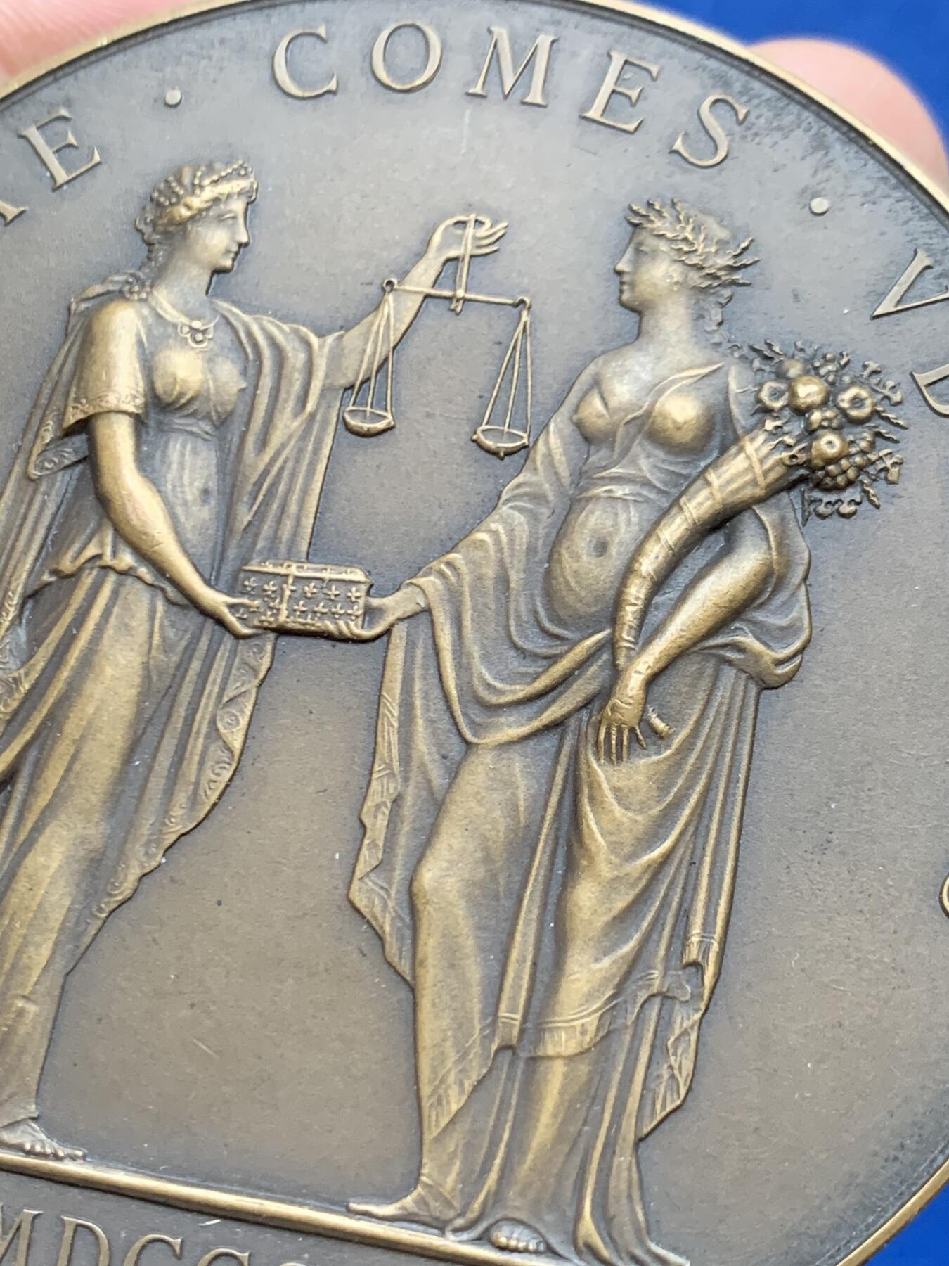 《竞宝斋》第453场 周日，周一 2场连拍 （全场包邮，欢迎送拍） 1905年法国存款与信托投资局纪念大铜章 137.2克 68.2mm 丰饶角铜标 少见