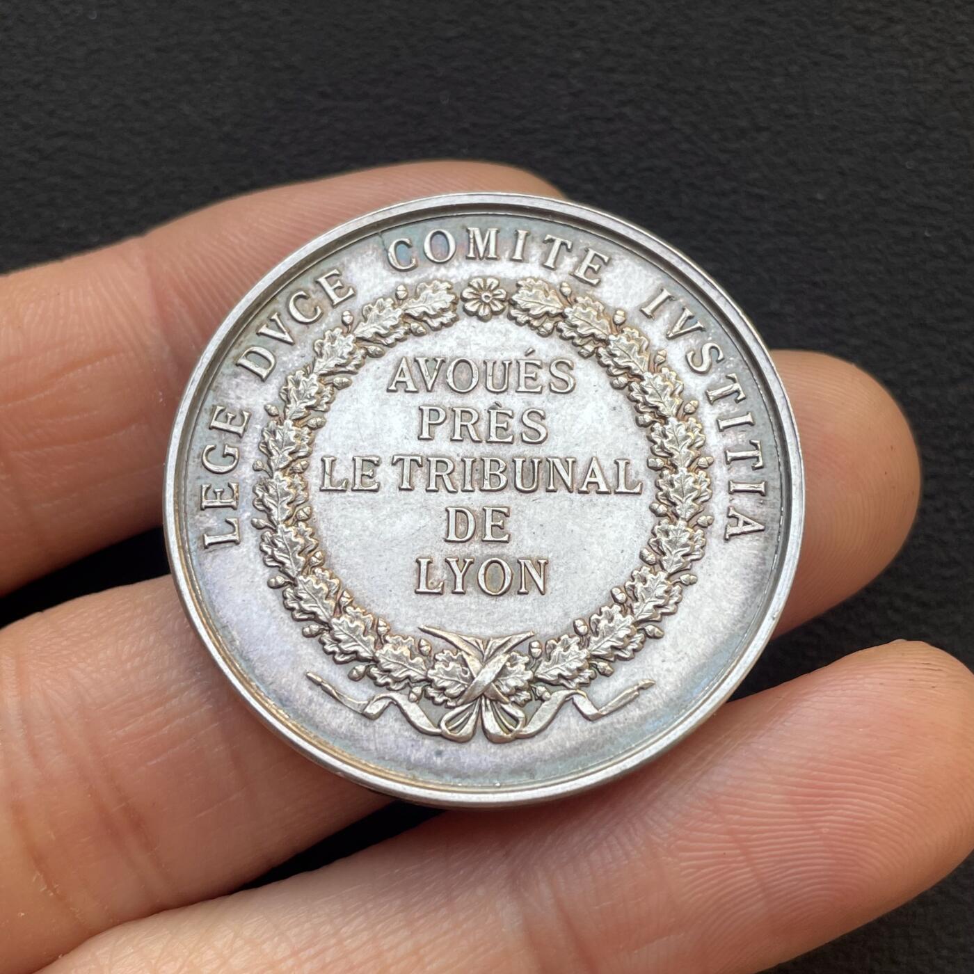 「木头集藏」章牌专场-第65场 法国里昂法院诉讼代理人协会八角银章，直径：34.5 mm，12.5 g，边铭：丰饶角 ARGENT。