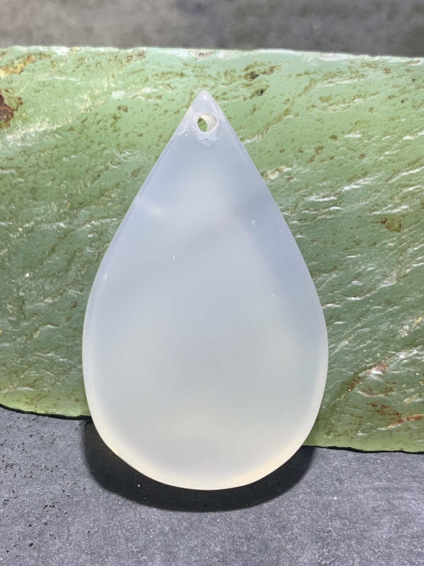 冰透高玉化海洋玉髓通货吊坠一个，