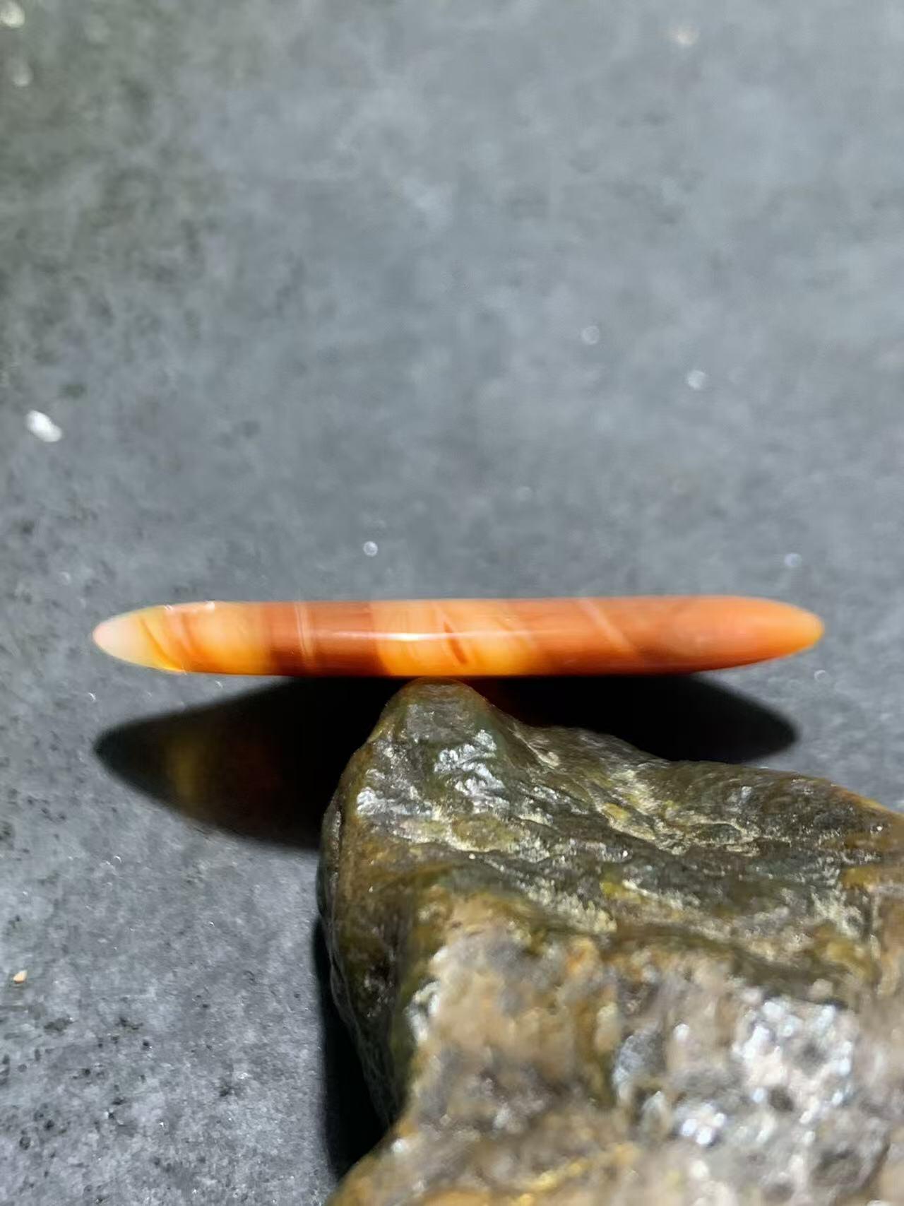 高玉化缠丝玛瑙通货吊坠一个，