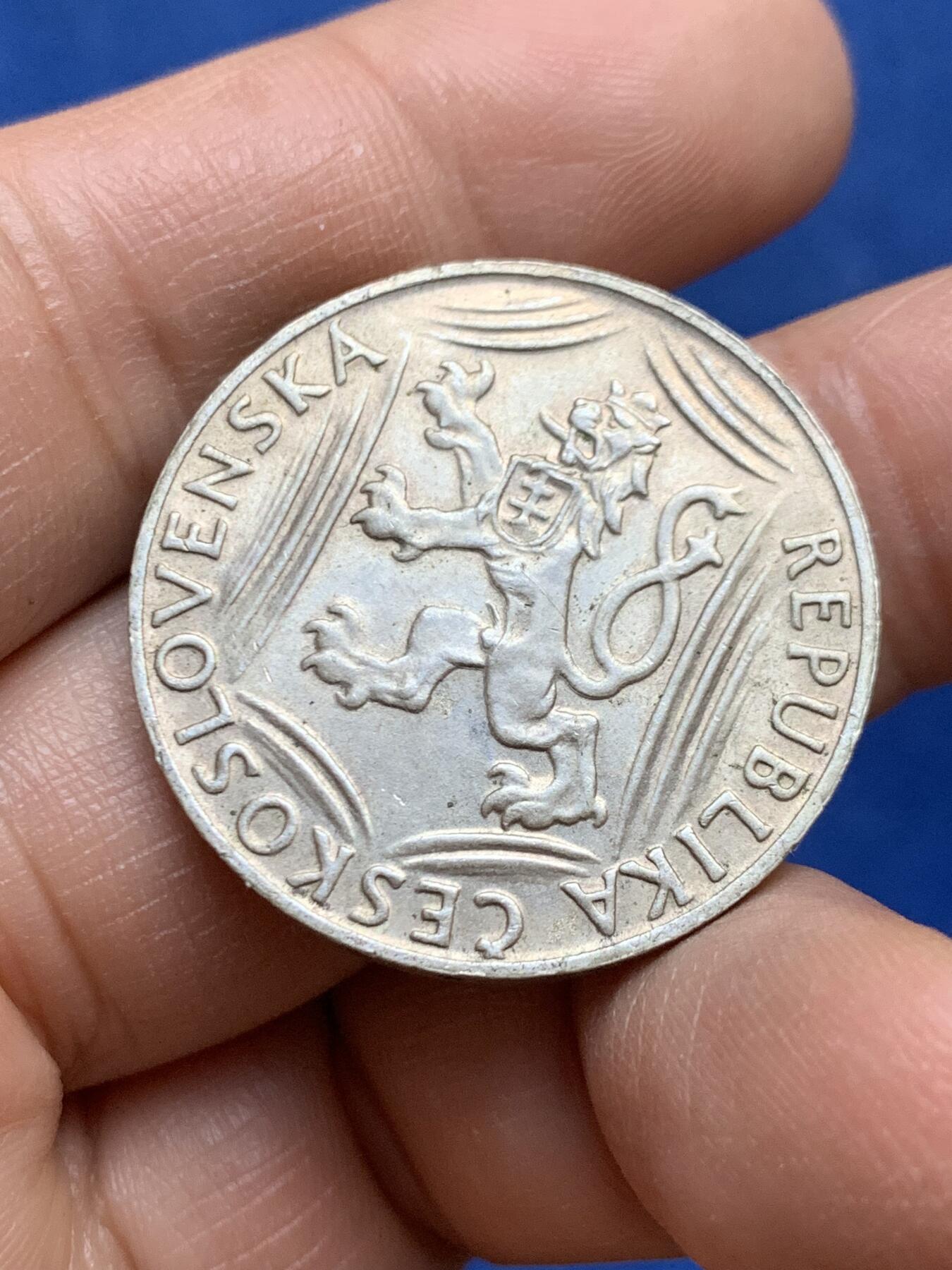 《竞宝斋》第453场 周日，周一 2场连拍 （全场包邮，欢迎送拍） 捷克斯洛伐克1948年独立三十周年纪念100克朗银币，带光好品。