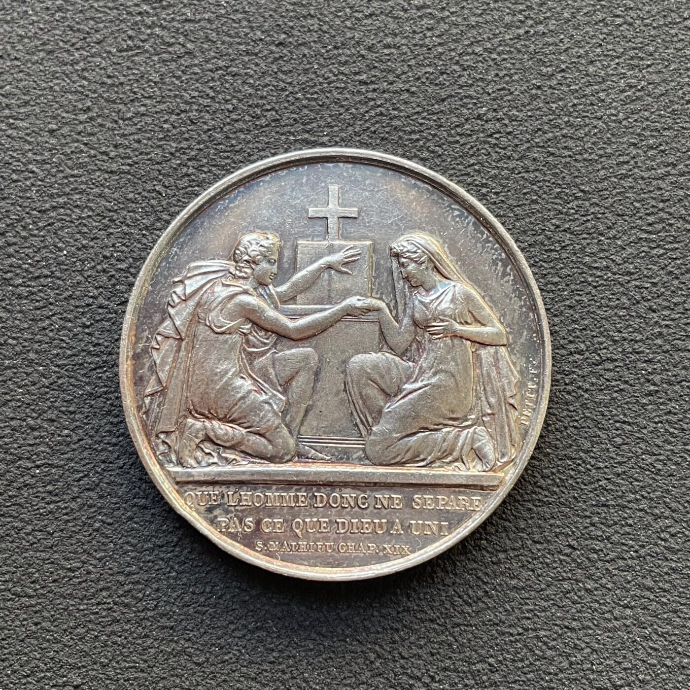 「木头集藏」章牌专场-第65场 法国婚礼纪念银章，直径：31.9mm，14.4g，边铭：手指 ARGENT （1845-1860）。