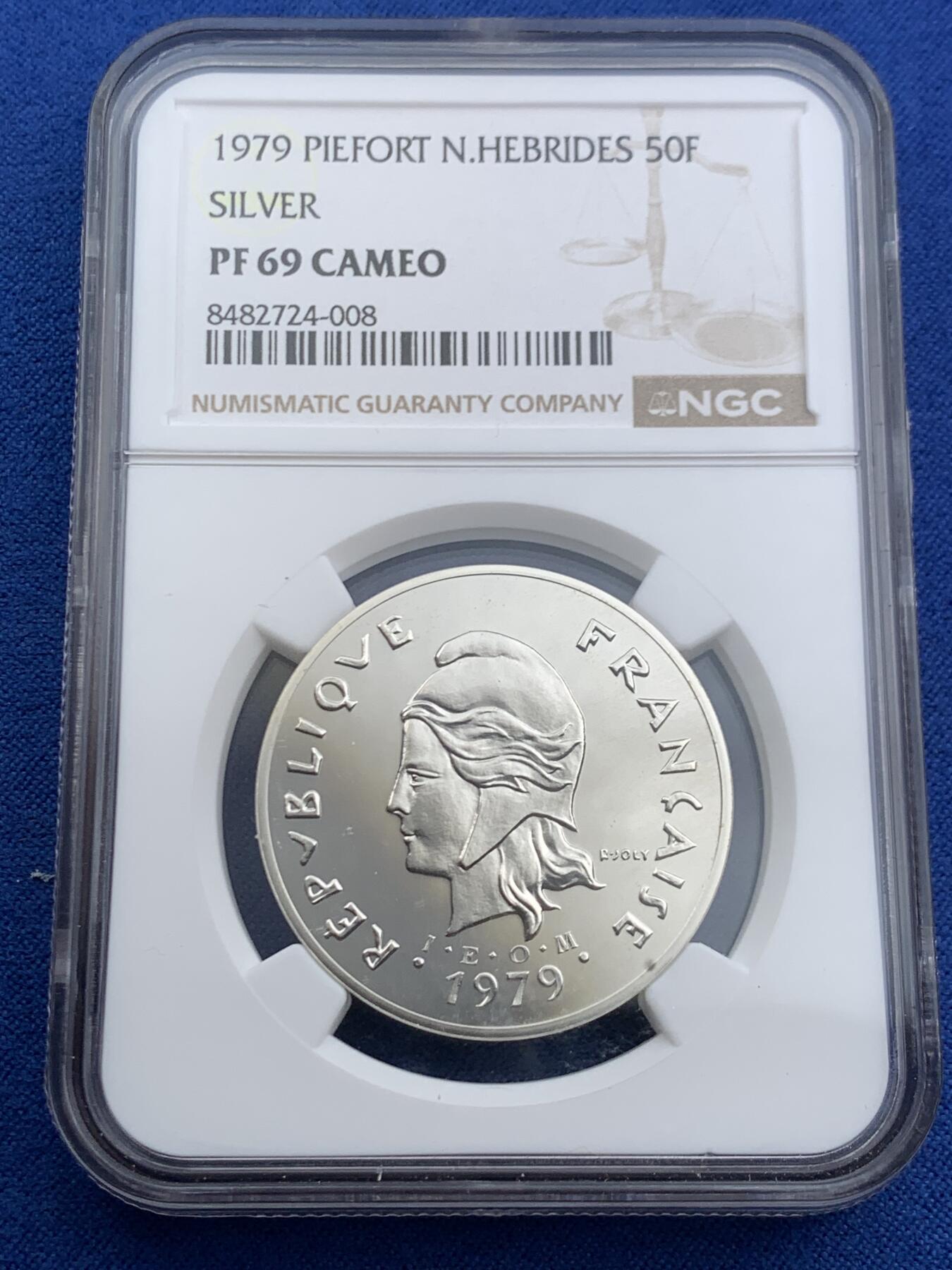 《竞宝斋》第453场 周日，周一 2场连拍 （全场包邮，欢迎送拍） 七枚一组 NGC PF67UC-PF69UC 法属赫布里底群岛1974年/1979年加厚精制校样银币 100法郎为加厚盒 太平洋岛国 艺术设计独特 只有几百枚的发行量 8月份SBP一套分数较差的成交价为人民币11000元