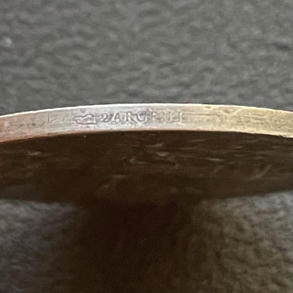 「木头集藏」章牌专场-第65场 G.Prud'homme～1922年法国纪念 路易·巴斯德 百年诞辰银章，直径：27 mm，10g，边铭：丰饶角 2 ARGENT，少见名家作品，品相不错。路易斯·巴斯德，1822年12月27日-1895年9月28日，出生于法国东部多尔镇，博士研究生毕业于巴黎大学，免疫学和卫生防疫学的奠基人，法国化学家和微生物学家。