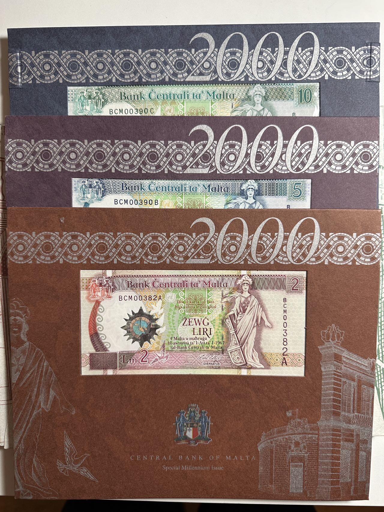 🐍甜小邱世界纸币收藏🐍第138期精品场💐 带发行原册 全新UNC 马耳他 2-5-10里拉 千禧年纪念钞