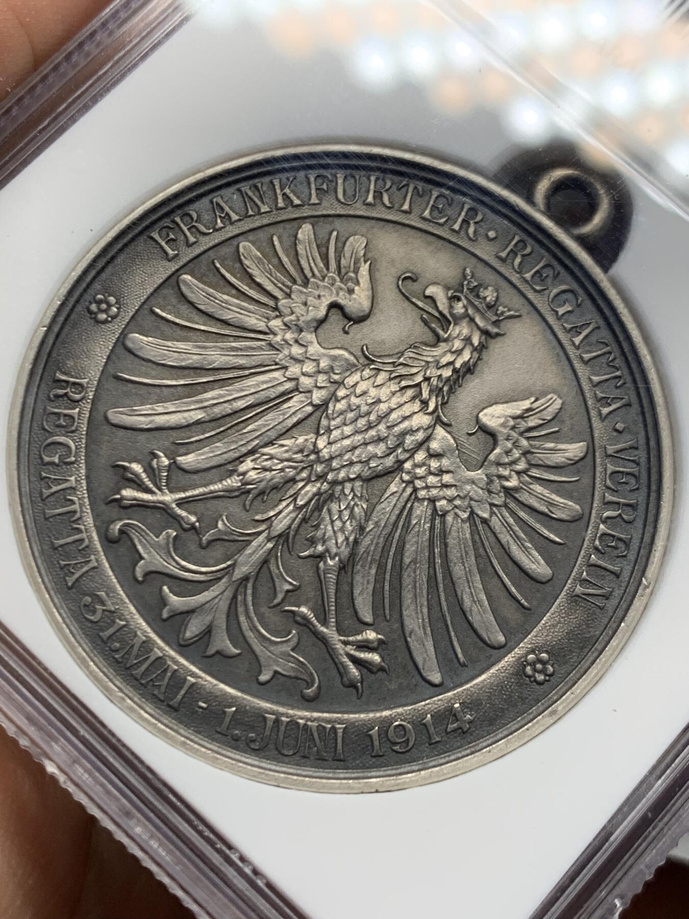 《竞宝斋》第453场 周日，周一 2场连拍 （全场包邮，欢迎送拍） NGC MS64 德国1904年法兰克福帆船大赛纪念大银章 罕见珍稀法兰城景观配法兰鹰大银章 高点锋芒毕现顶级收藏品质