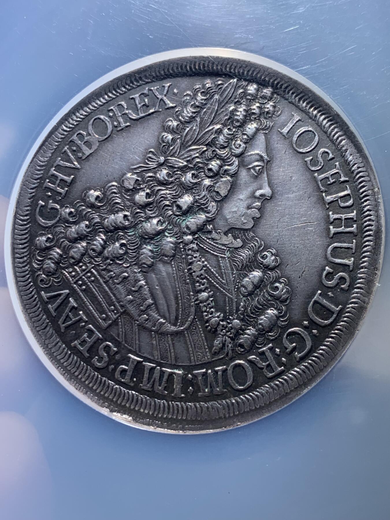 《竞宝斋》第453场 周日，周一 2场连拍 （全场包邮，欢迎送拍） NGC AU58 神圣罗马帝国 1705-11年 蒂罗尔伯国  约瑟夫一世 2泰勒大银币 57.7克的双重手感 大波浪发型 加大盒装 不用换藏的品种