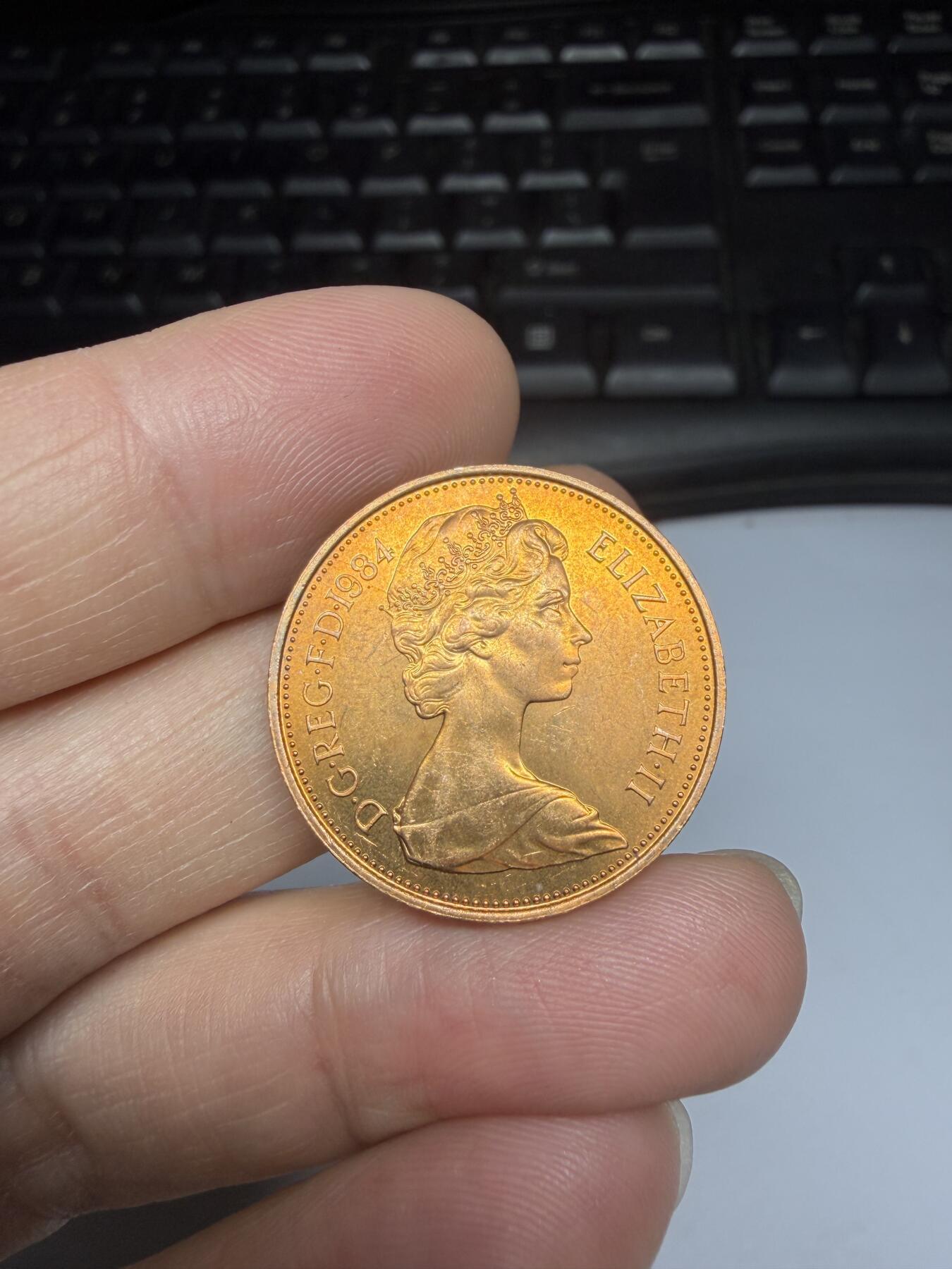 2025年集古藏今外币拍卖第十一期-第6场—（总第296拍），可以寄存60天，满160元包邮。 1984年英国2便士