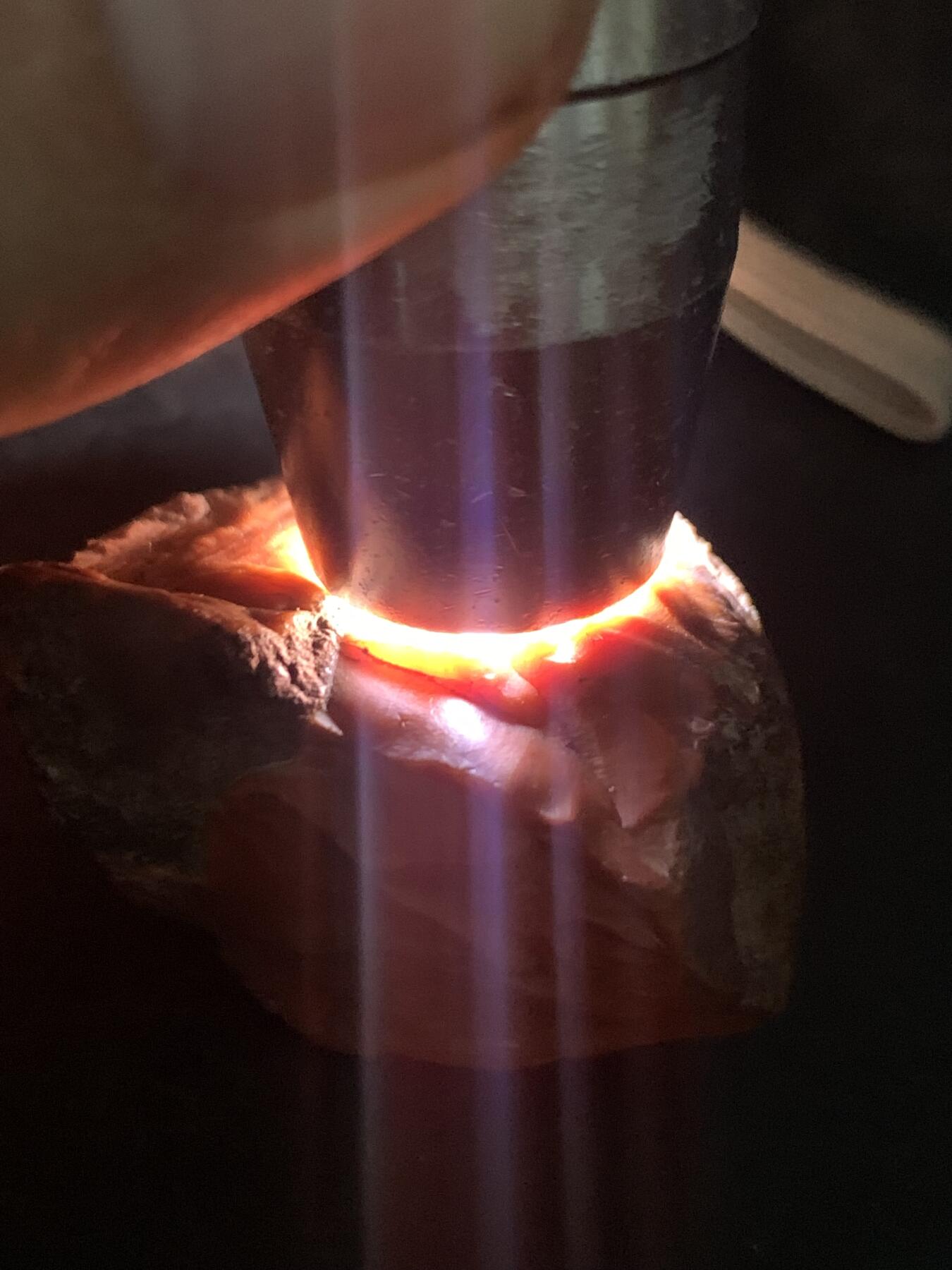 精美开窗料铁皮南红玛瑙原石一颗，