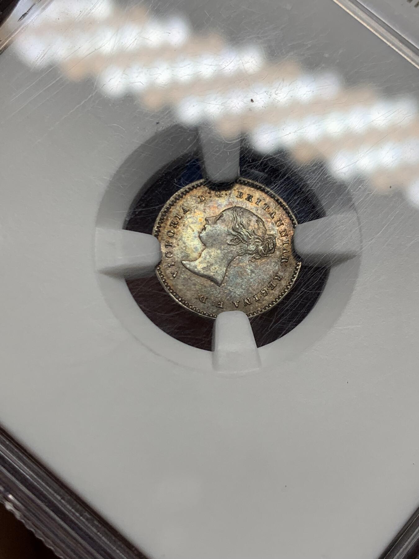 《竞宝斋》第453场 周日，周一 2场连拍 （全场包邮，欢迎送拍） NGC MS62 英国1973年维多利亚女王2便士濯足小银币