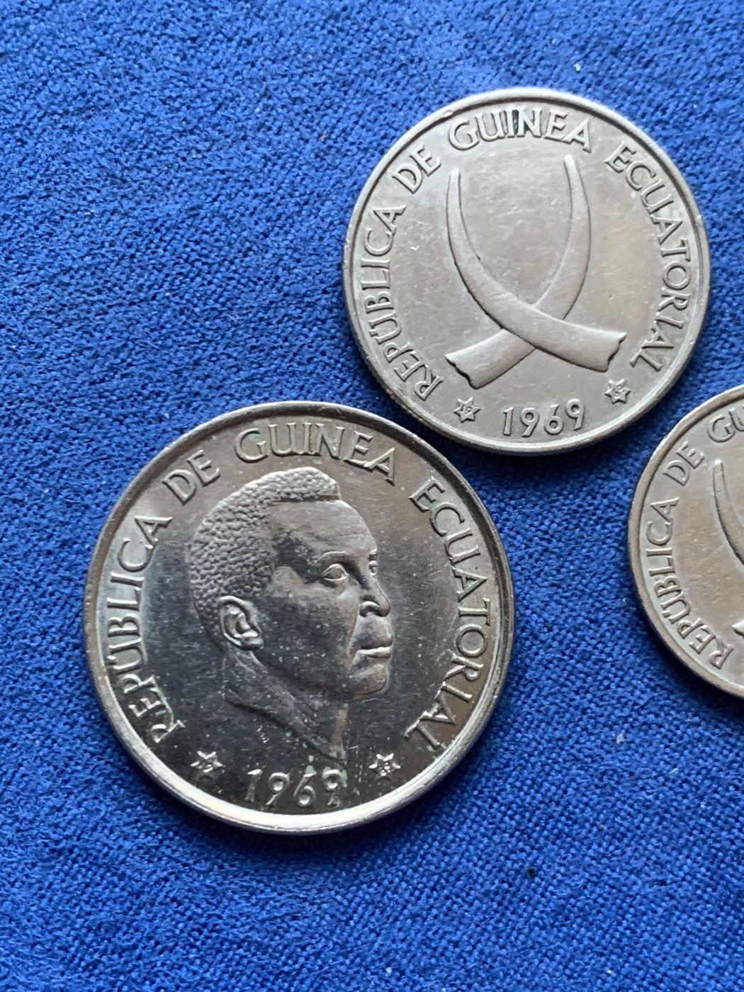 《竞宝斋》第453场 周日，周一 2场连拍 （全场包邮，欢迎送拍） 四枚一组 赤道几内亚 1969年 1/5/25/50比塞塔