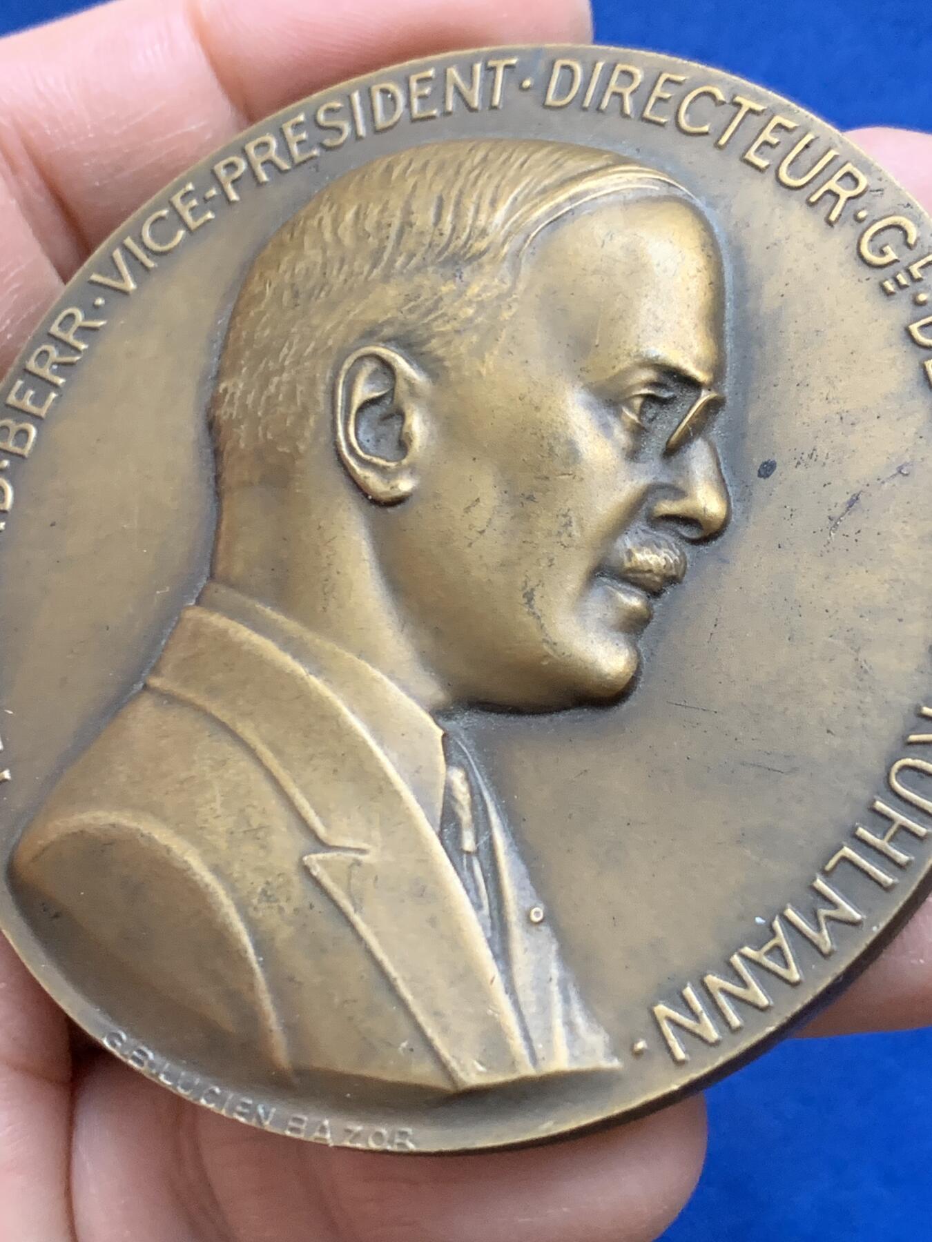 《竞宝斋》第453场 周日，周一 2场连拍 （全场包邮，欢迎送拍） 法国库尔曼公司总裁雷蒙·贝尔纪念大铜章 166.5克 67mm 丰饶角铜标