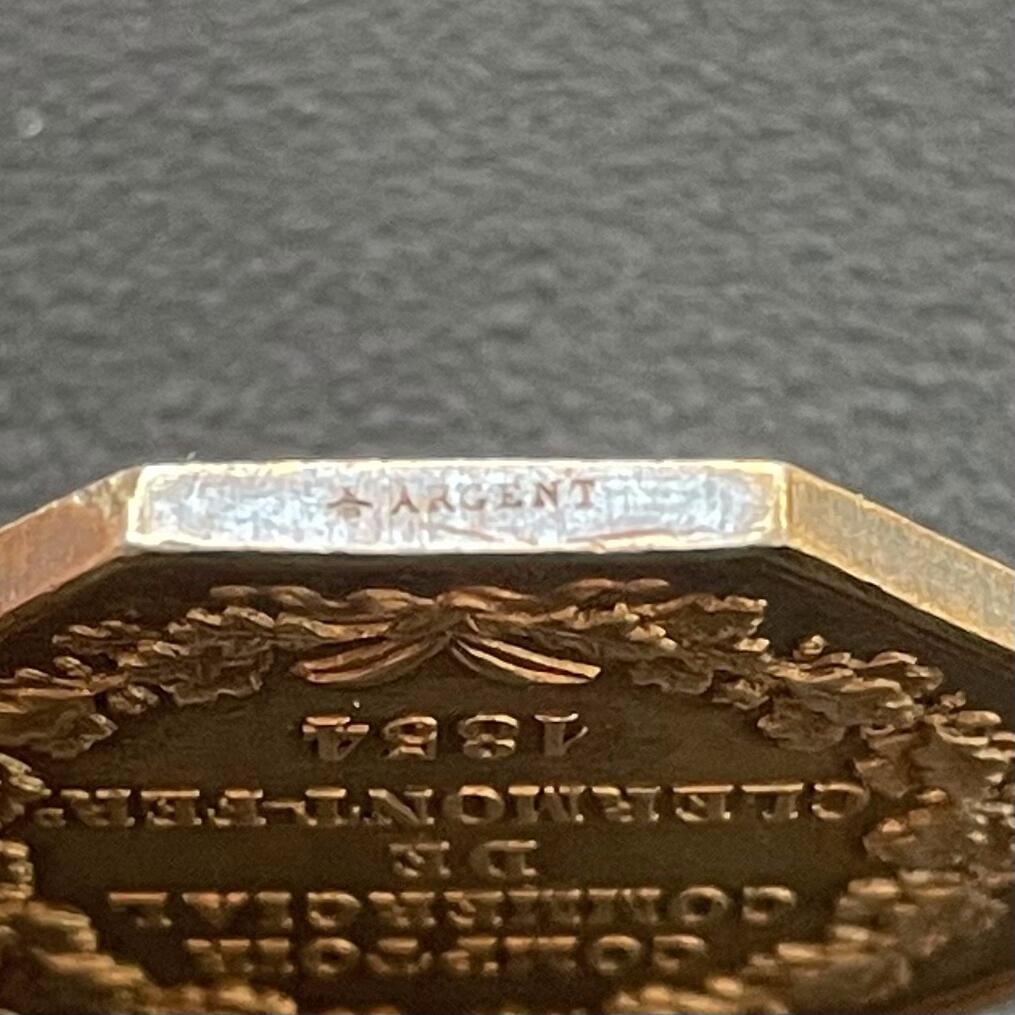 「木头集藏」章牌专场-第65场 法国克莱蒙费朗商业柜台八角镀金银章，直径：30.8 mm，11.7 g，边铭：蜜蜂 ARGENT （1860-1879），少见镀金八角，品相很不错。