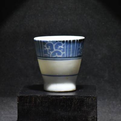 【良泉】第45期【直播场】1月15日晚19.30点开拍！ 208组，西方古代钱币、丝路古珠杂项专场 - 明治时代【日本】青花小酒杯