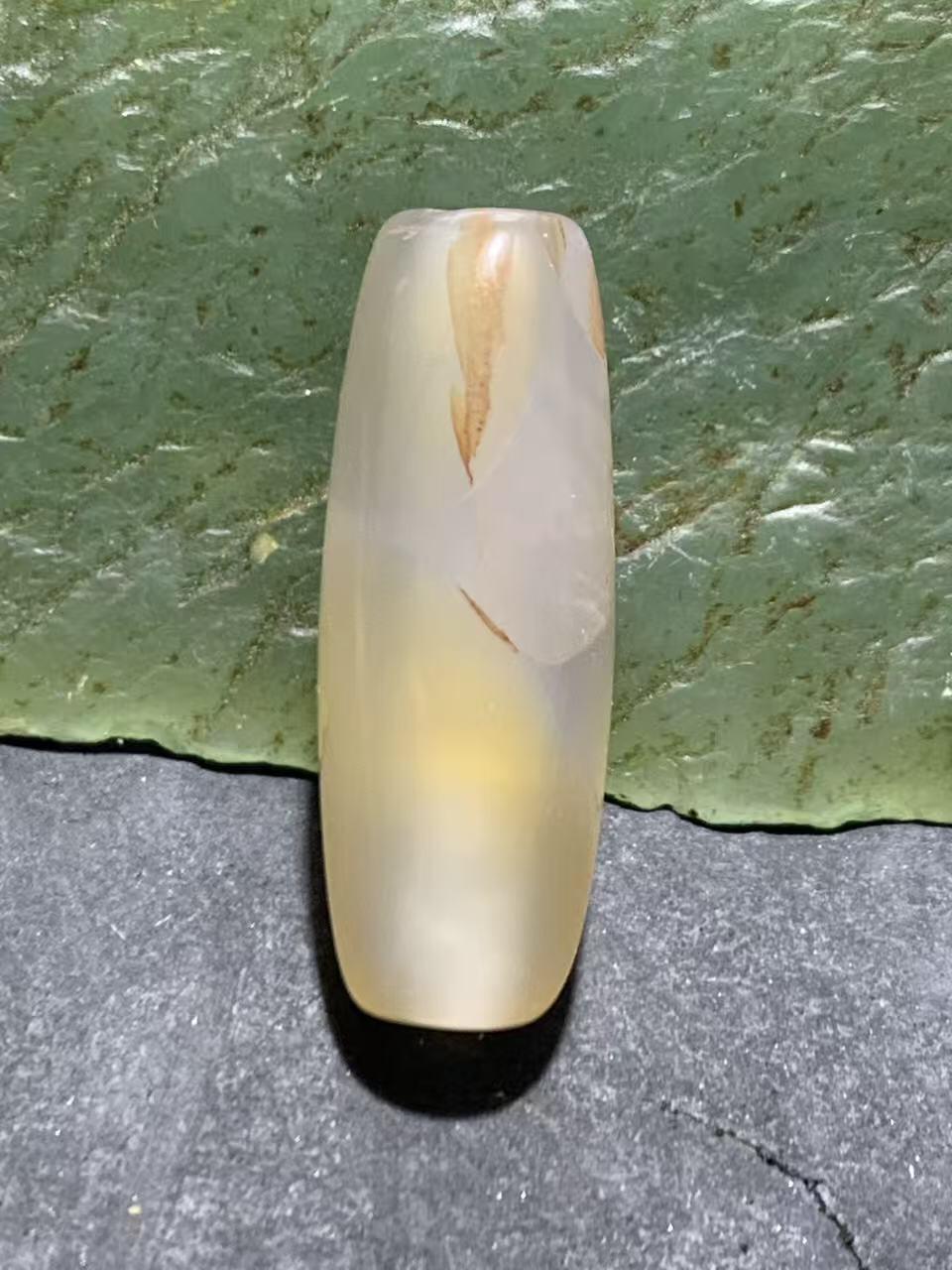 高玉化冻料巴西玛瑙通货桶珠一颗，，