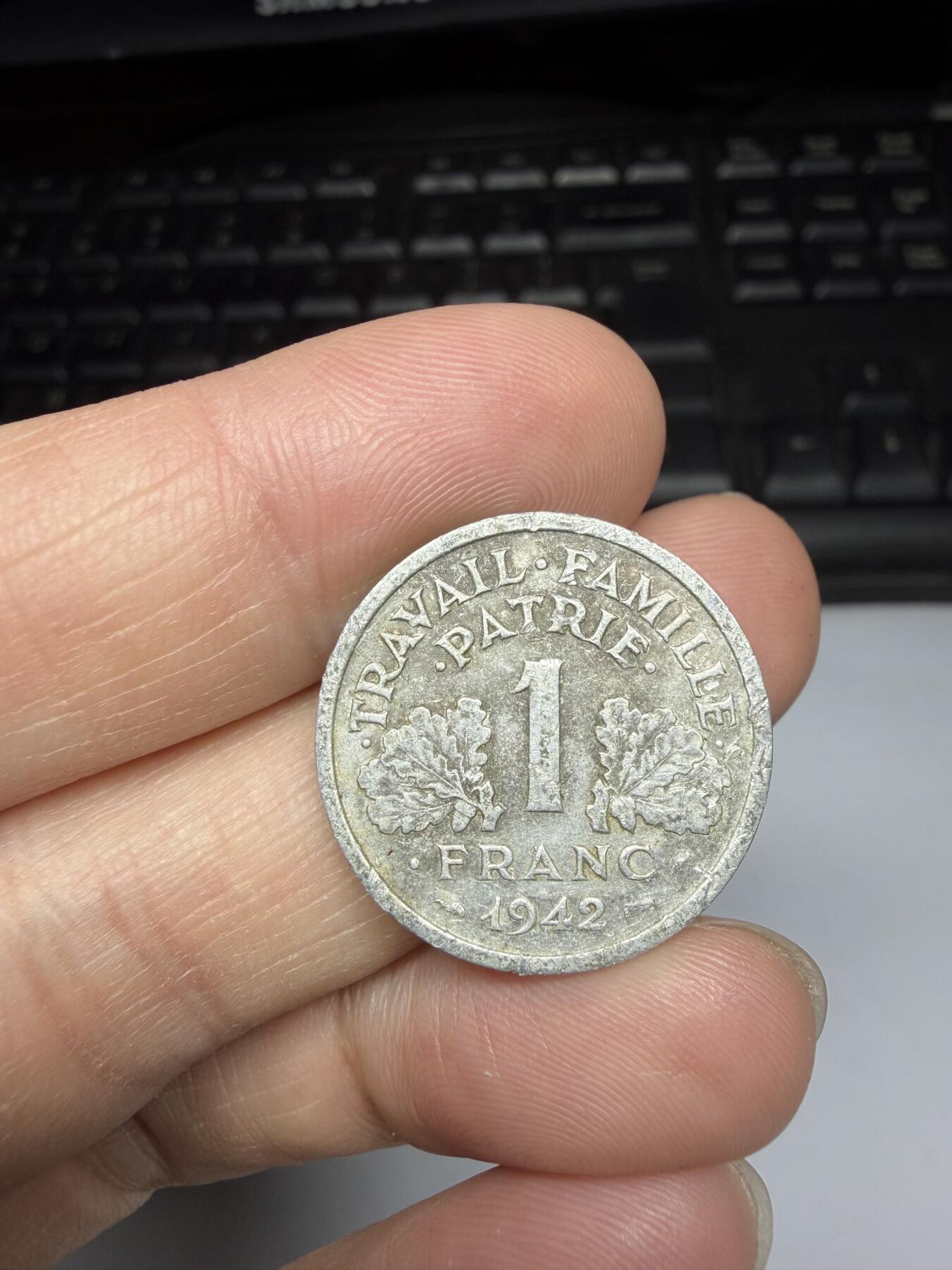 2025年集古藏今外币拍卖第十一期-第6场—（总第296拍），可以寄存60天，满160元包邮。 1942年法国一法郎