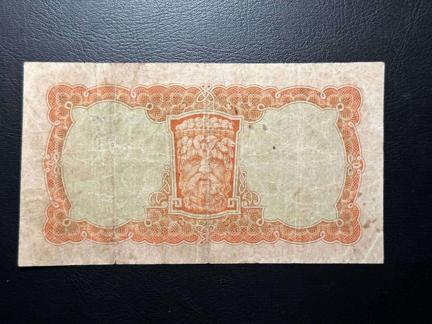 九十九场（喜迎元旦） 1952年爱尔兰10先令，流通品相。著名的拉夫雷夫人。经典品种！早期年份少见！