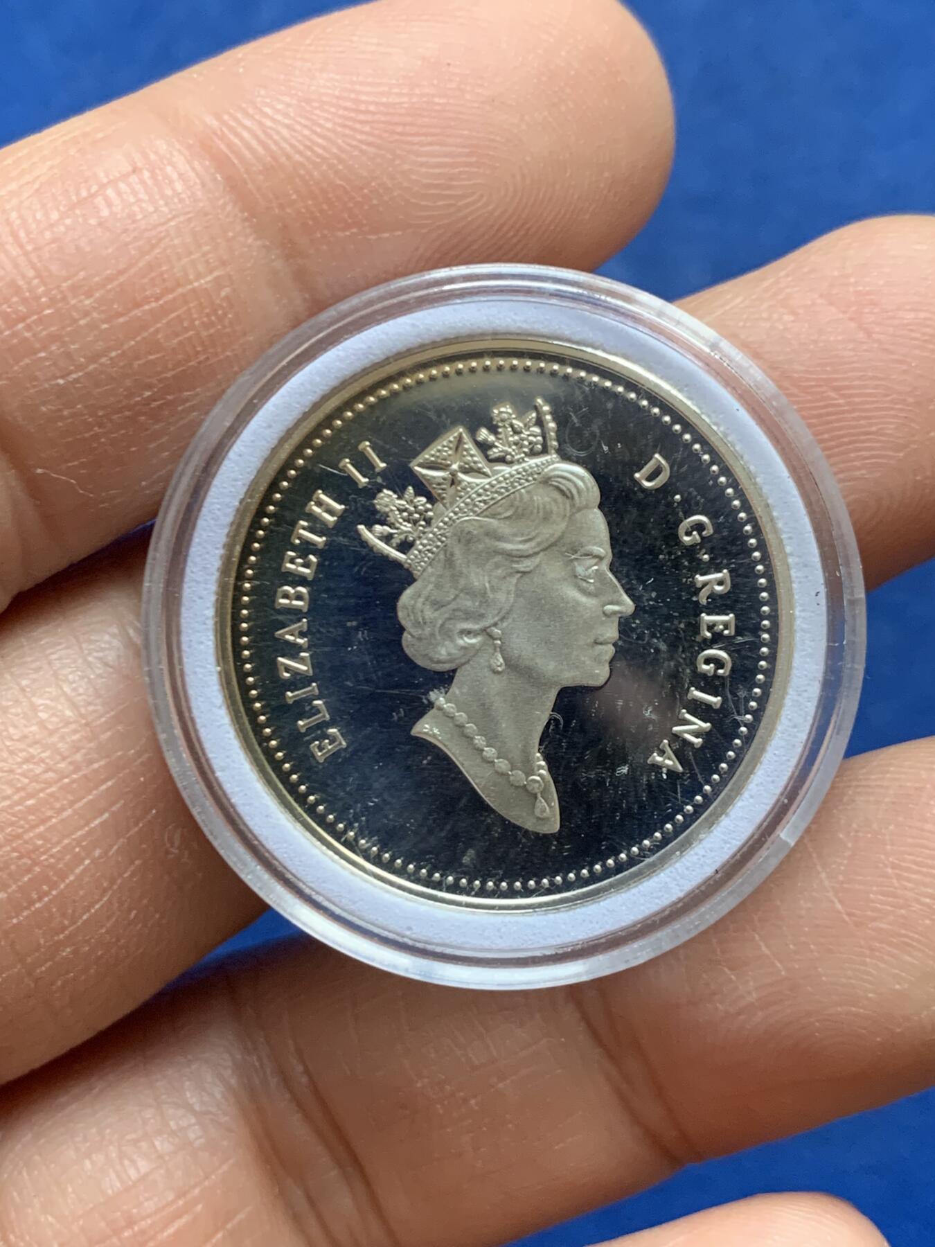 《竞宝斋》第453场 周日，周一 2场连拍 （全场包邮，欢迎送拍） 加拿大1997年伊丽莎白二世女王50分精制银币 925银 9.4克