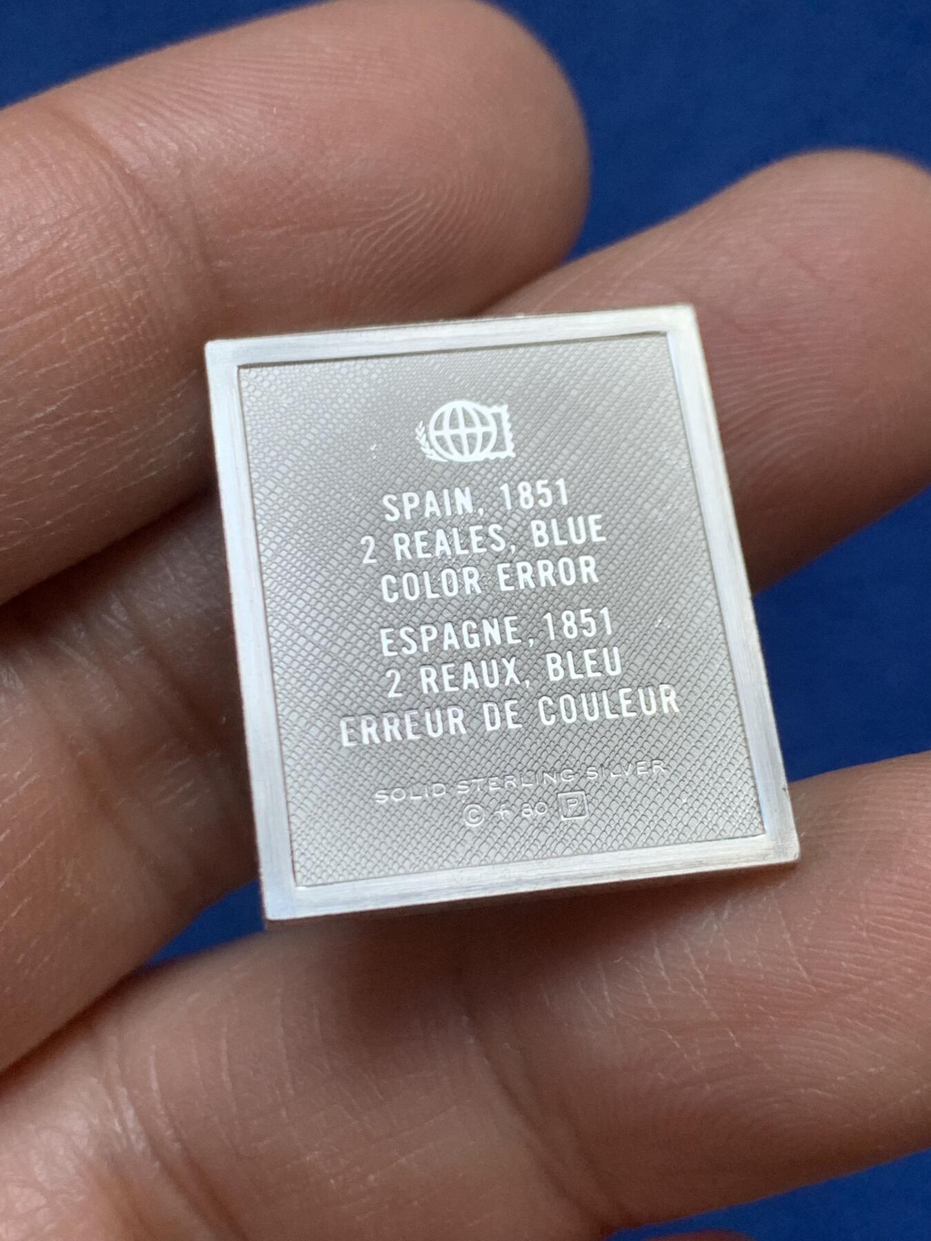 《竞宝斋》第453场 周日，周一 2场连拍 （全场包邮，欢迎送拍） 西班牙1851年猪头妹纯银邮票2雷亚尔方型复古银章 8.5克 925银