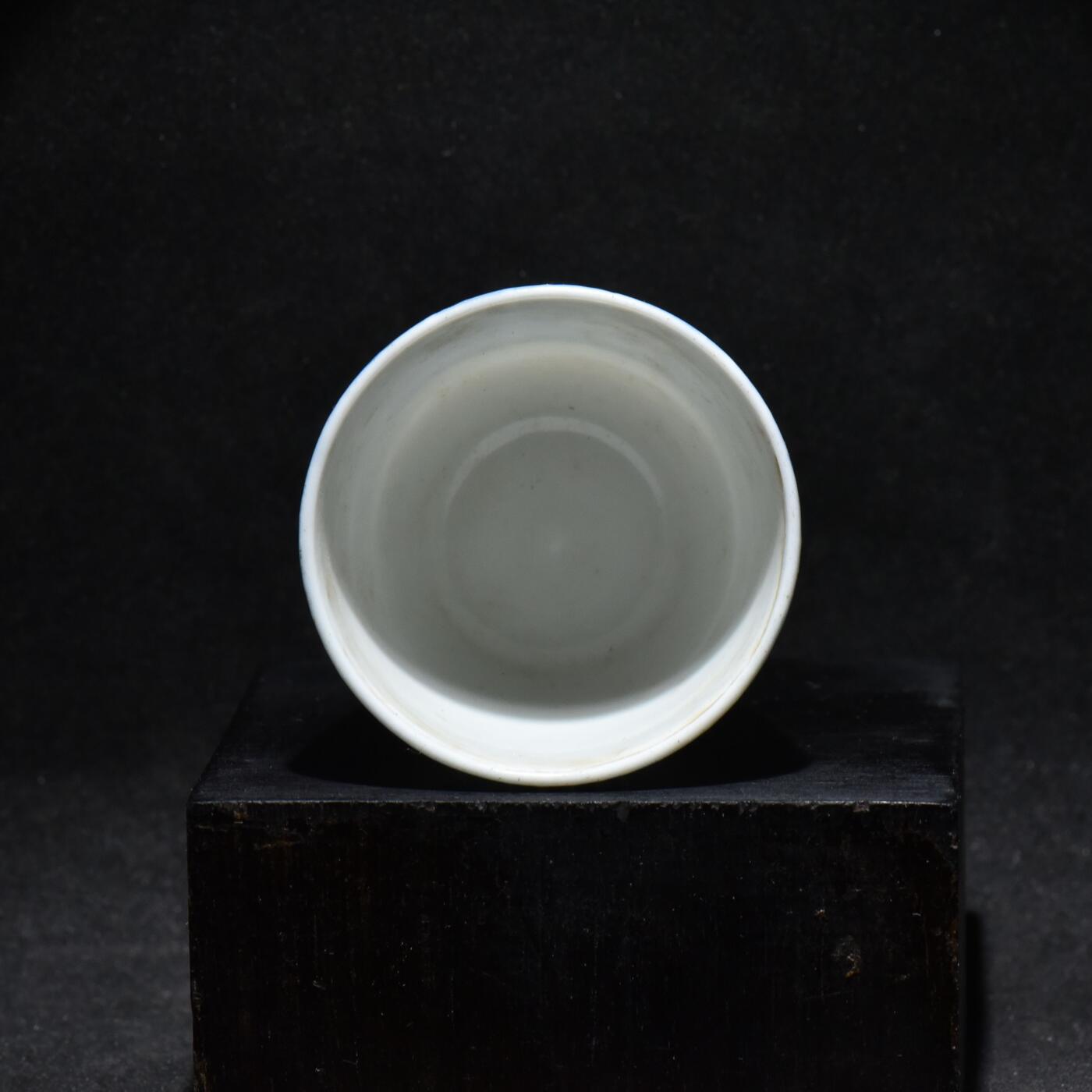 【良泉】第45期【直播场】1月15日晚19.30点开拍！ 208组，西方古代钱币、丝路古珠杂项专场 明治时代【日本】青花小酒杯