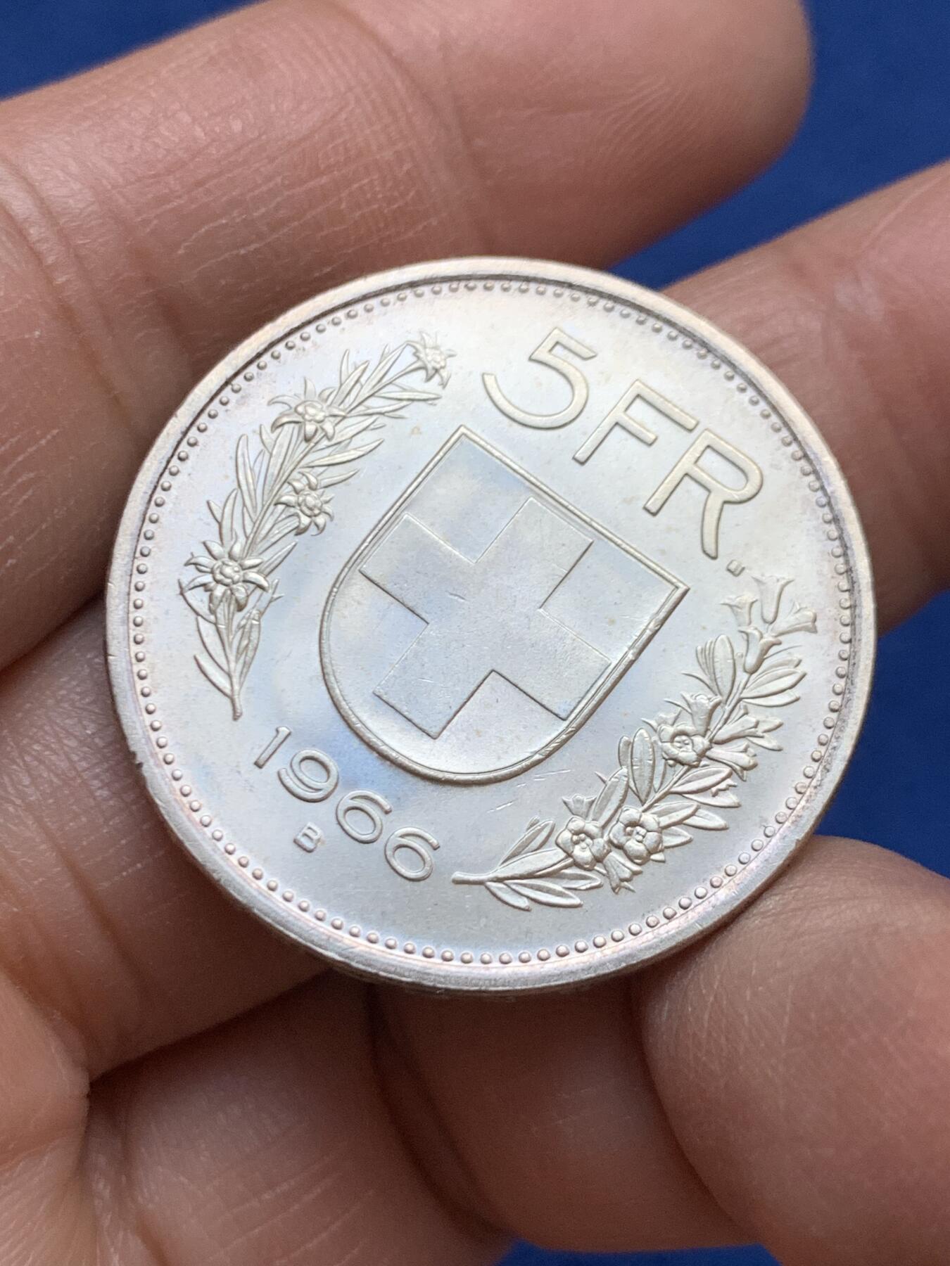 《竞宝斋》第453场 周日，周一 2场连拍 （全场包邮，欢迎送拍） 瑞士1966年5法郎银币，835银，15g，原光品相