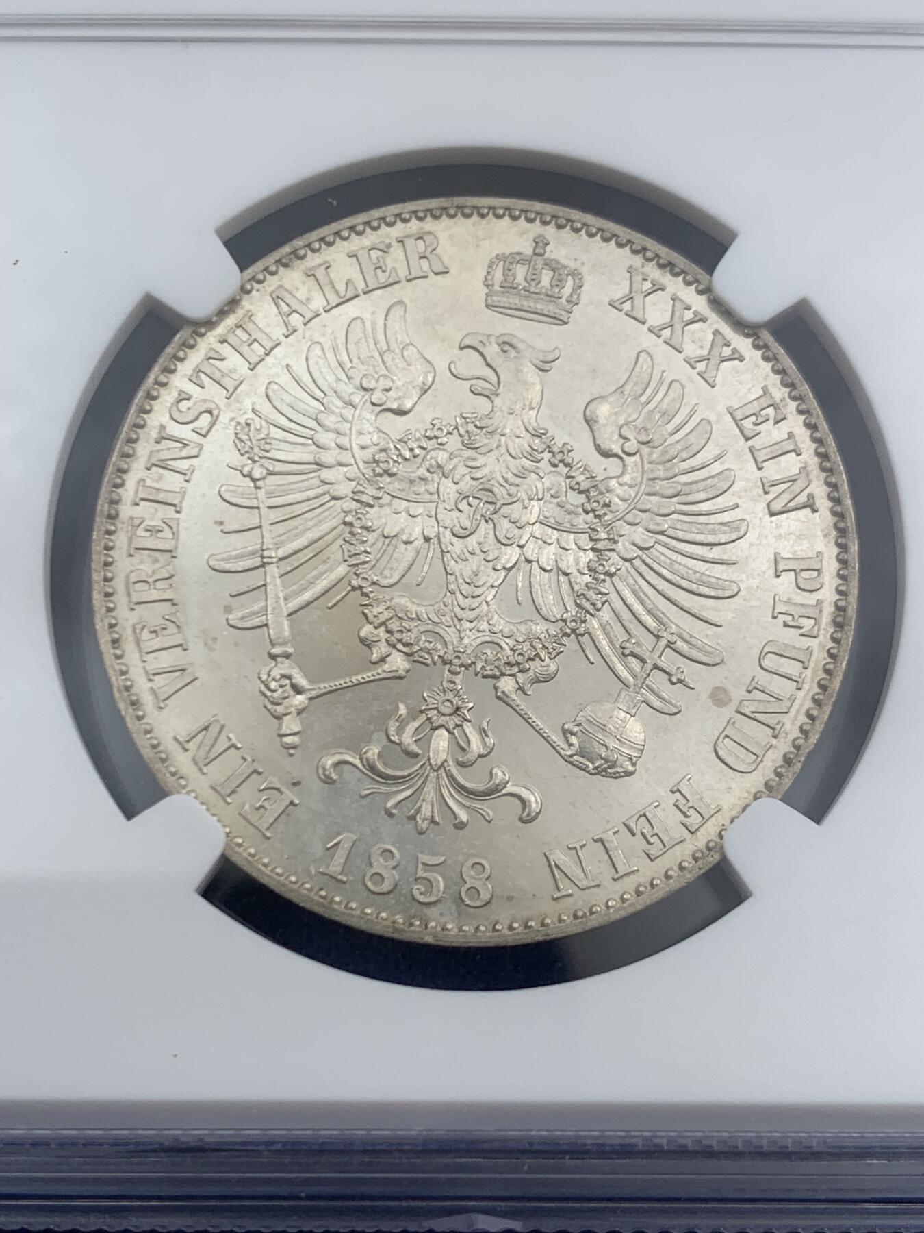 《竞宝斋》第453场 周日，周一 2场连拍 （全场包邮，欢迎送拍） NGC PF64 德国1858年普鲁土威廉四世离冠鹰精制泰勒银币 威廉四世离冠鹰承继之作 阴阳包浆 人像面欧陆酱五彩 鹰面银霜满挂高浮雕 打制锋利 NGC唯一冠军分 实物上手异常惊艳