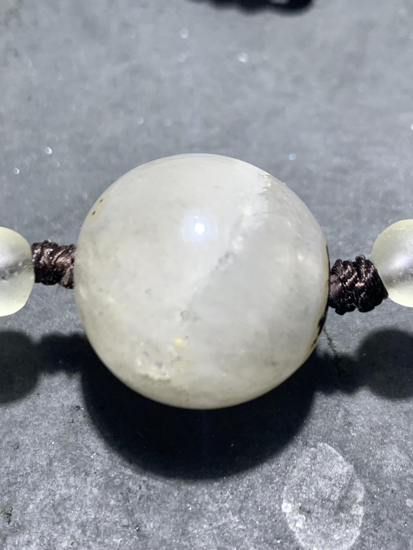 冰飘战国红玛瑙通货圆珠锁骨链一条，