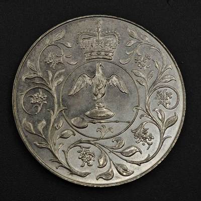 【淘币小摊】实时拍第八百三十七拍   散币银币场   满百包邮可预留二周 每周一统一发货   - 英国1977年女王登基银禧克朗纪念币