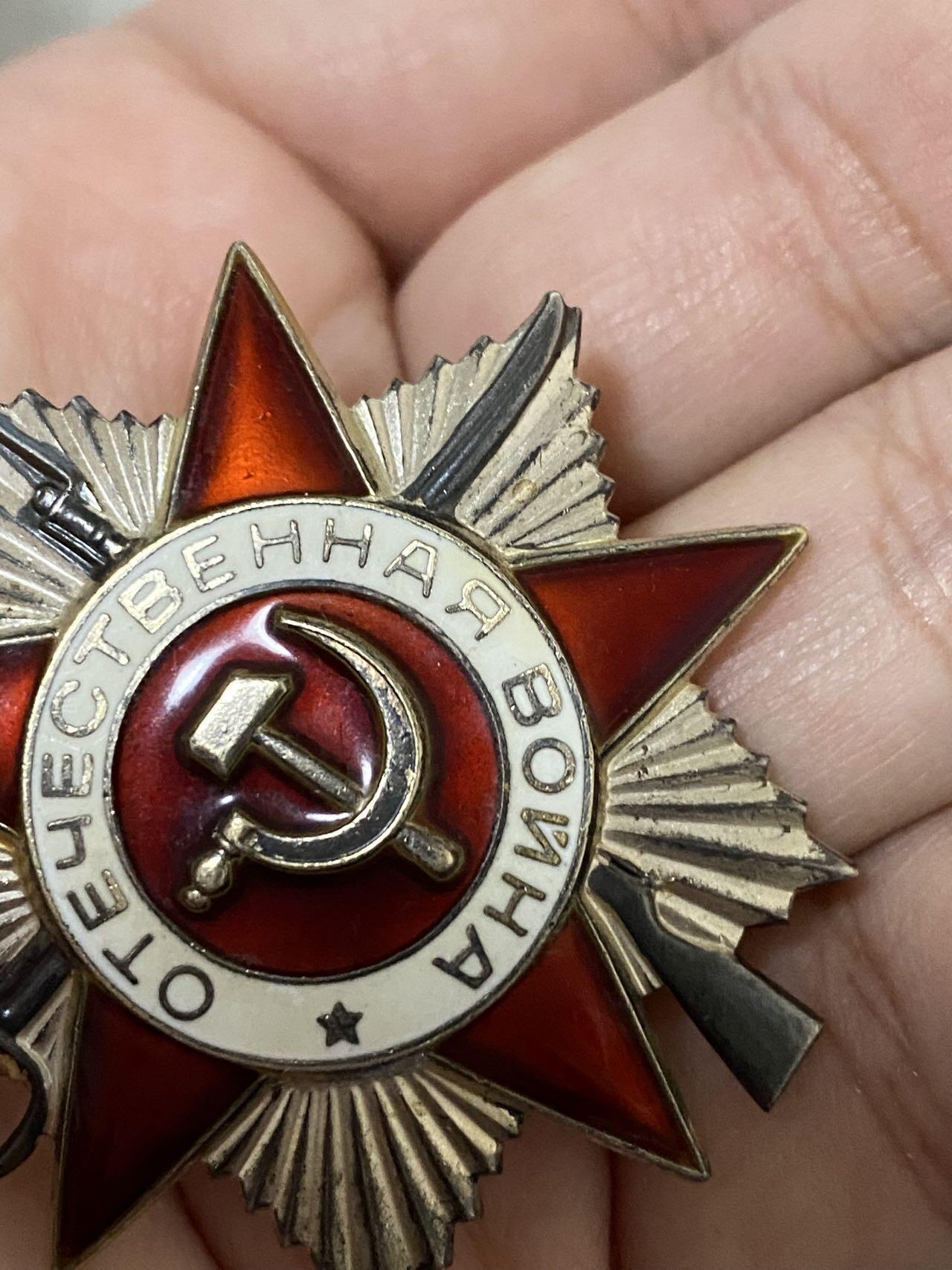 苏联勋章奖章1月5日晚上九点结束在麦稀奇 找不到的加我qq或者微信都是184277308备注苏章拍卖。最好加微信群每次都会通知还有提前可以一口价的 最近会持续拍卖一些东西。