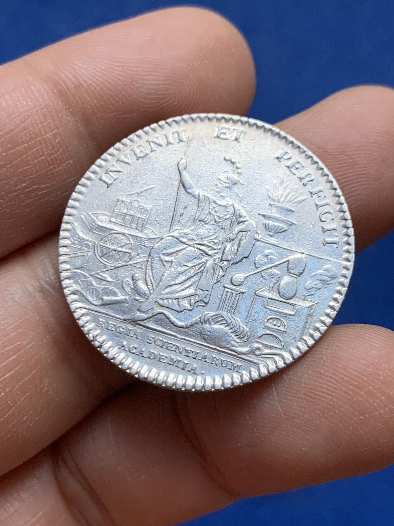 《竞宝斋》第453场 周日，周一 2场连拍 （全场包邮，欢迎送拍） 法国路易十五银质代币 8.05克 30.2mm