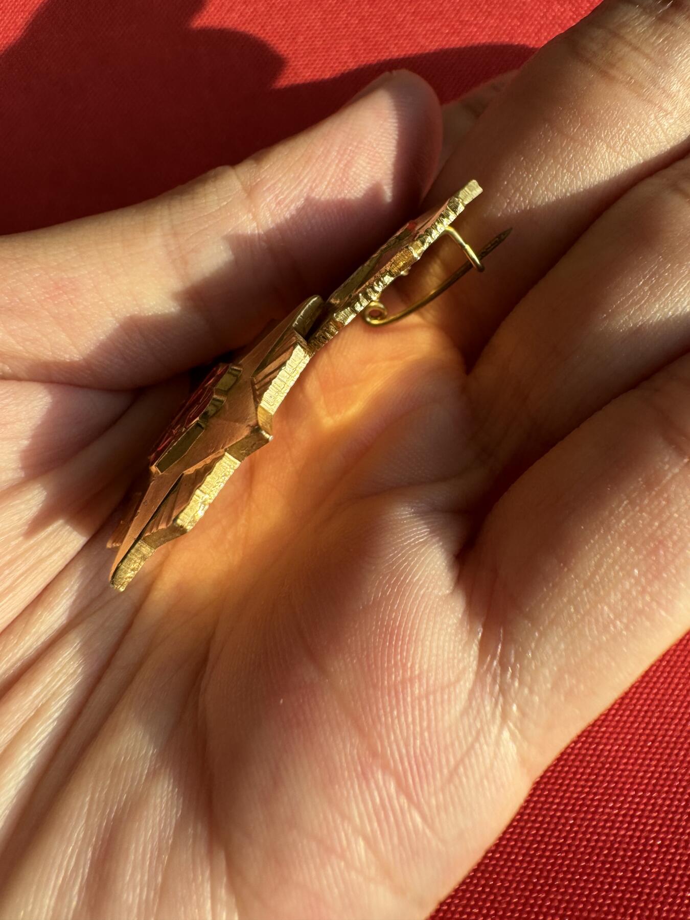 五哥徽章群   30号周二晚上八点4群联拍