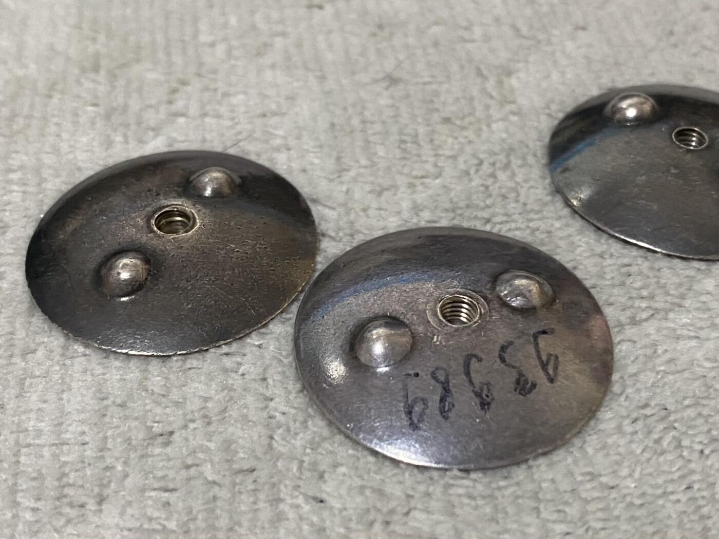 苏联勋章奖章1月5日晚上九点结束在麦稀奇 找不到的加我qq或者微信都是184277308备注苏章拍卖。最好加微信群每次都会通知还有提前可以一口价的 最近会持续拍卖一些东西。