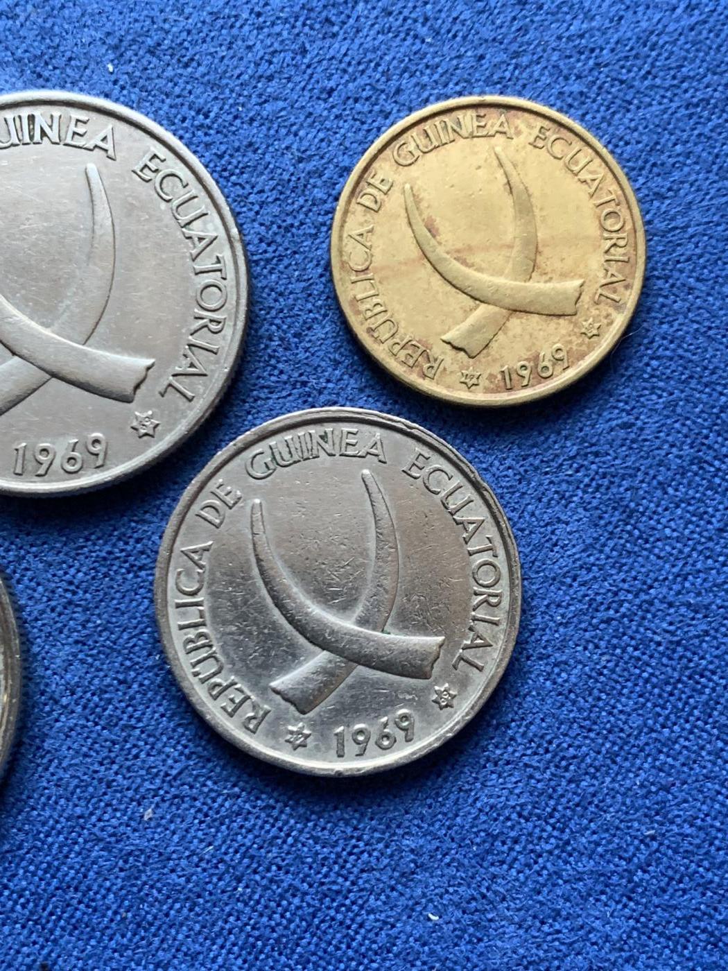 《竞宝斋》第453场 周日，周一 2场连拍 （全场包邮，欢迎送拍） 四枚一组 赤道几内亚 1969年 1/5/25/50比塞塔