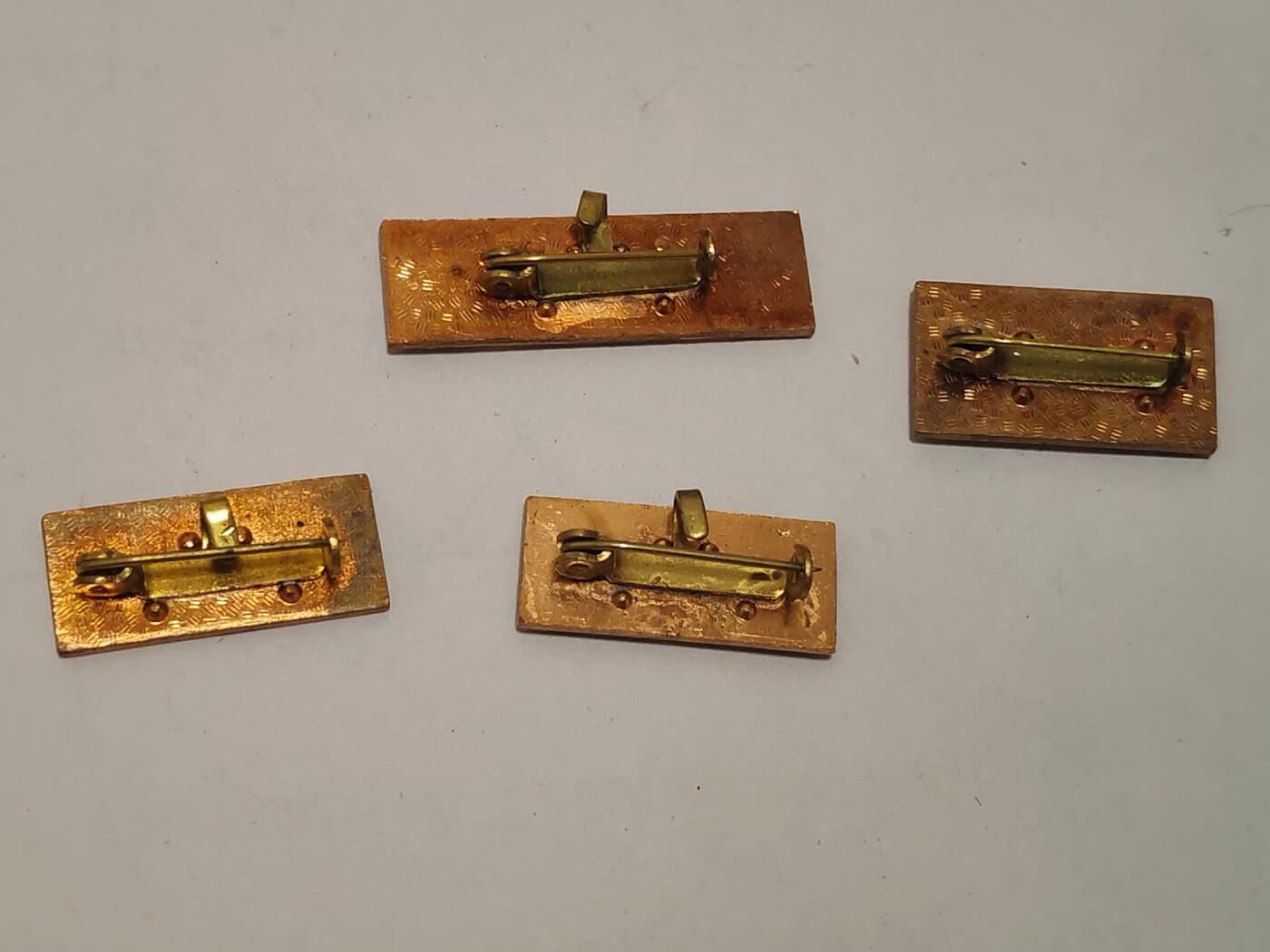 韵星假日拍卖第三十四期 -- Rimey Holidays Auction 34 民主德国个人劳动荣誉与集体劳动荣誉一组